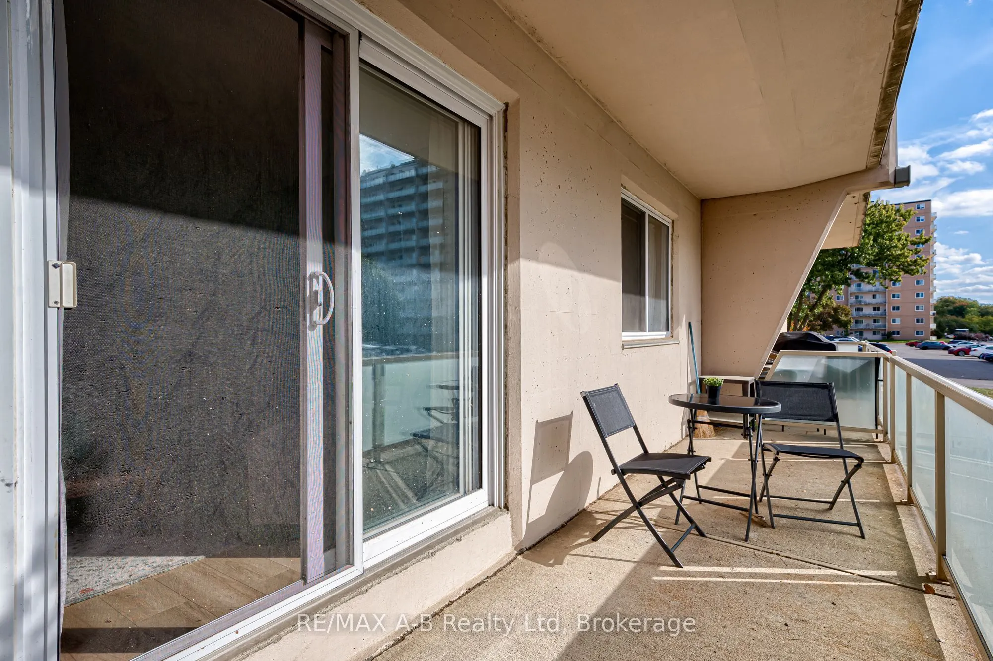 583 Mornington Avenue, #101