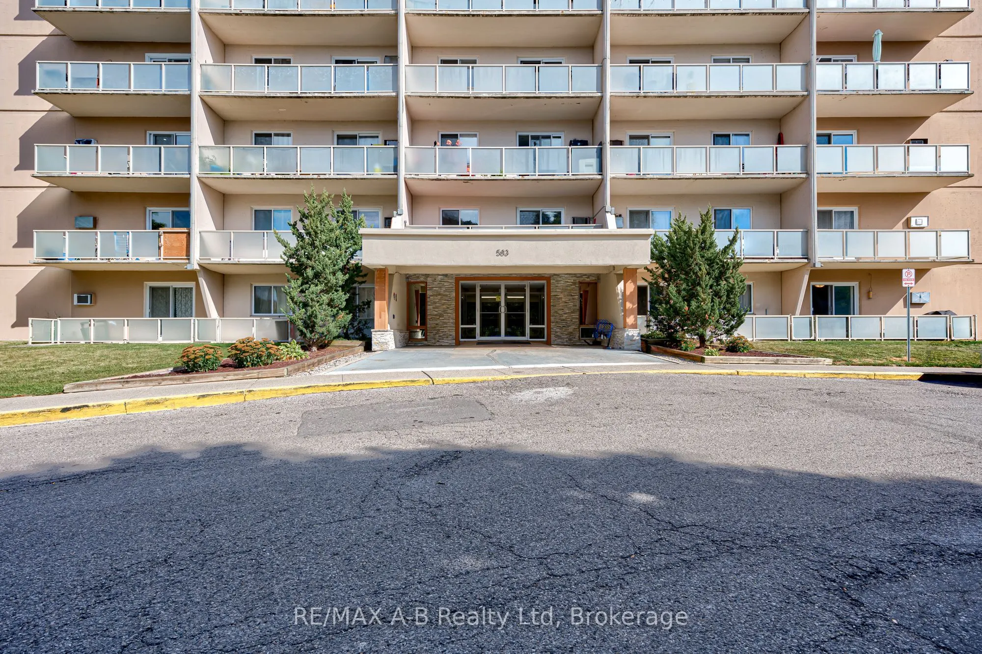 583 Mornington Avenue, #101