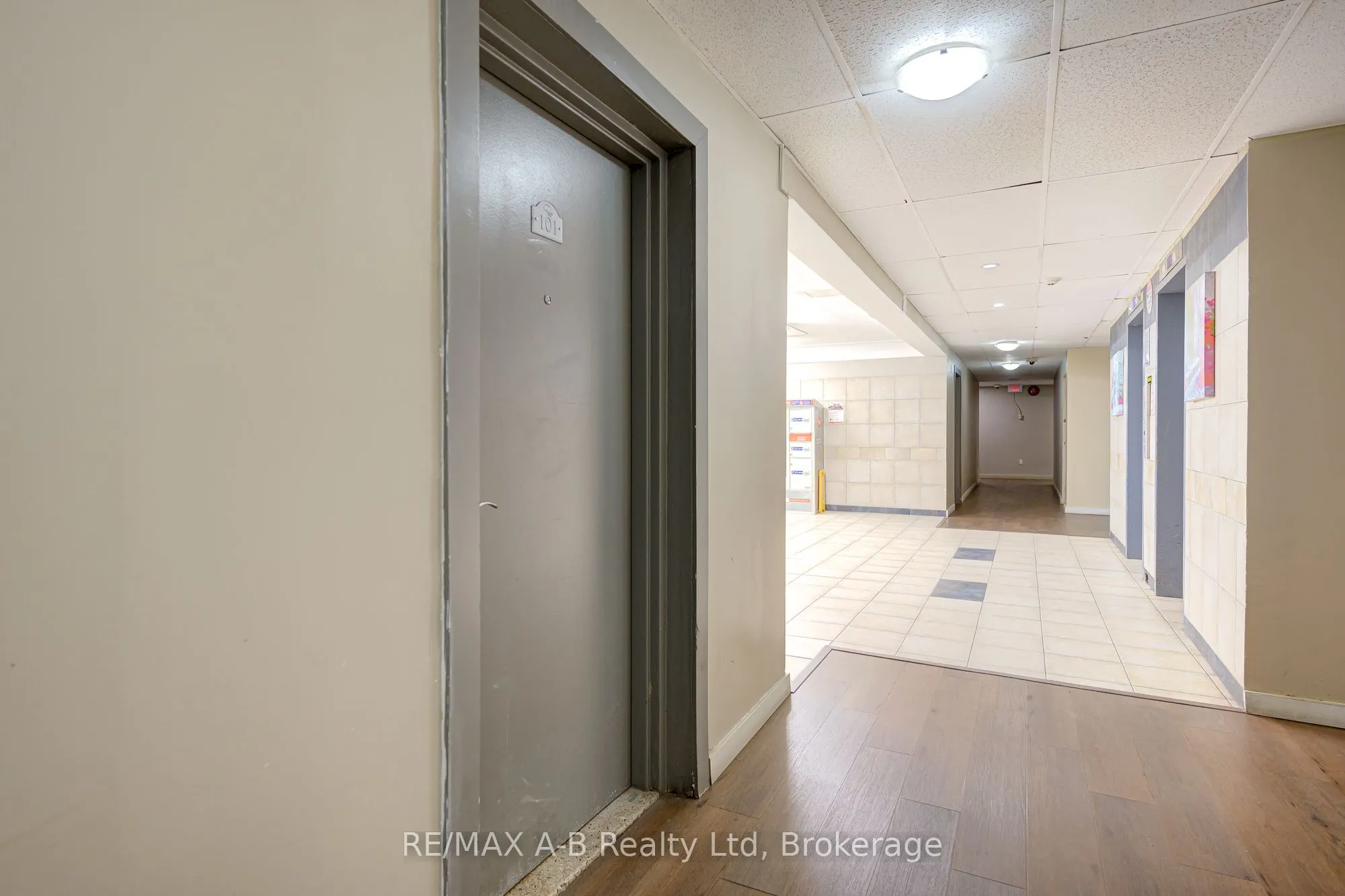 583 Mornington Avenue, #101