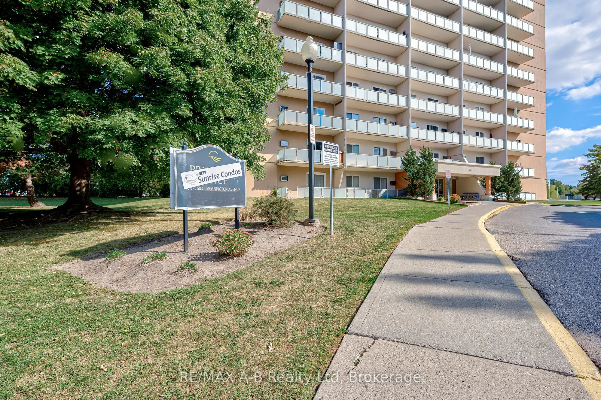 583 Mornington Avenue, #101