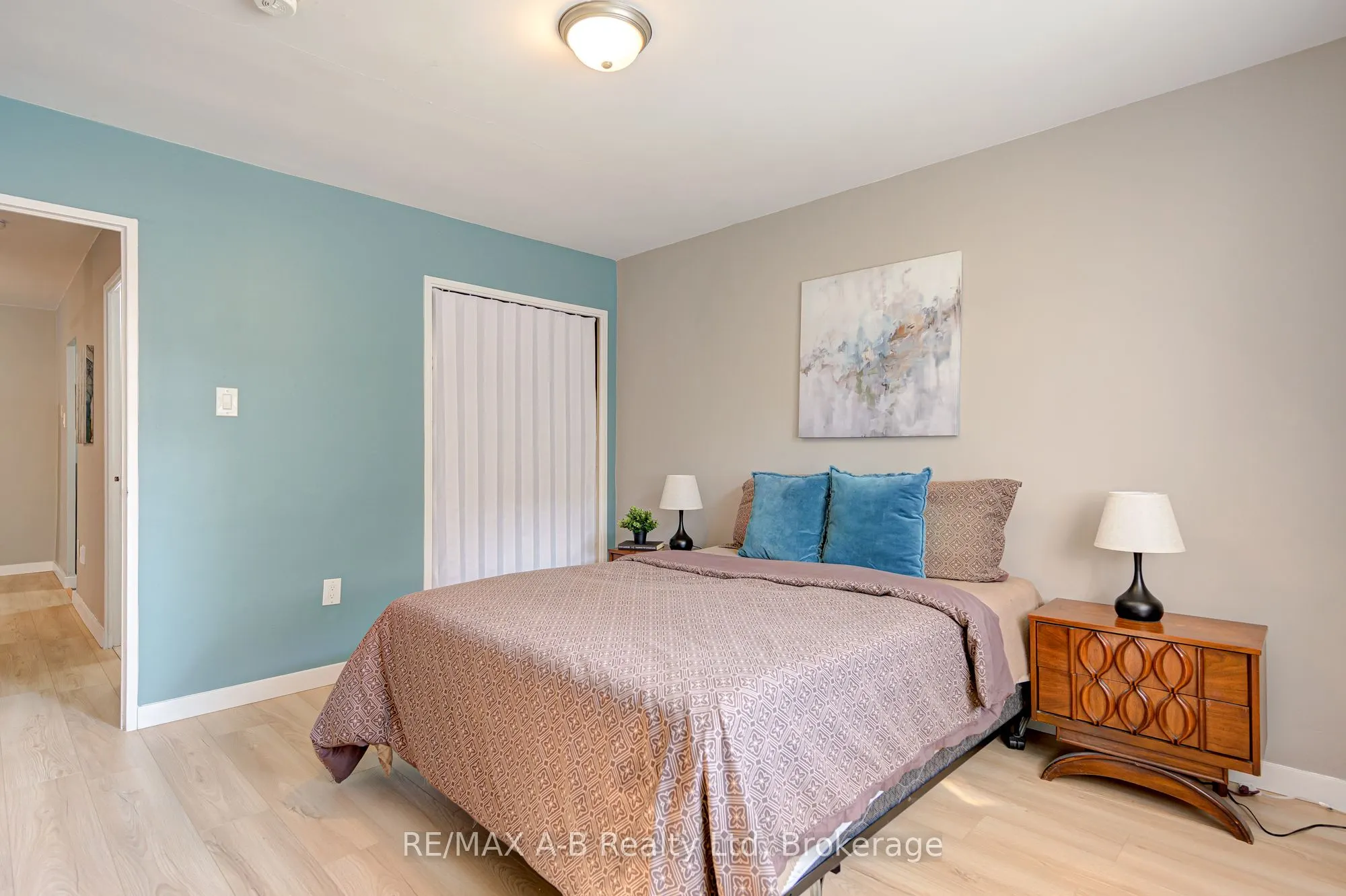 583 Mornington Avenue, #101