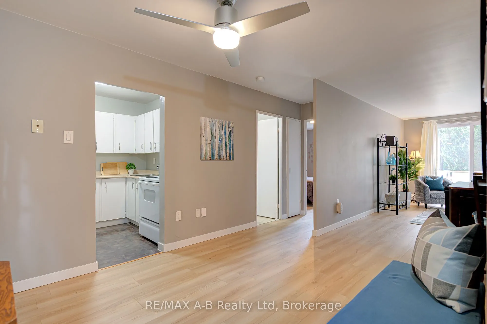 583 Mornington Avenue, #101