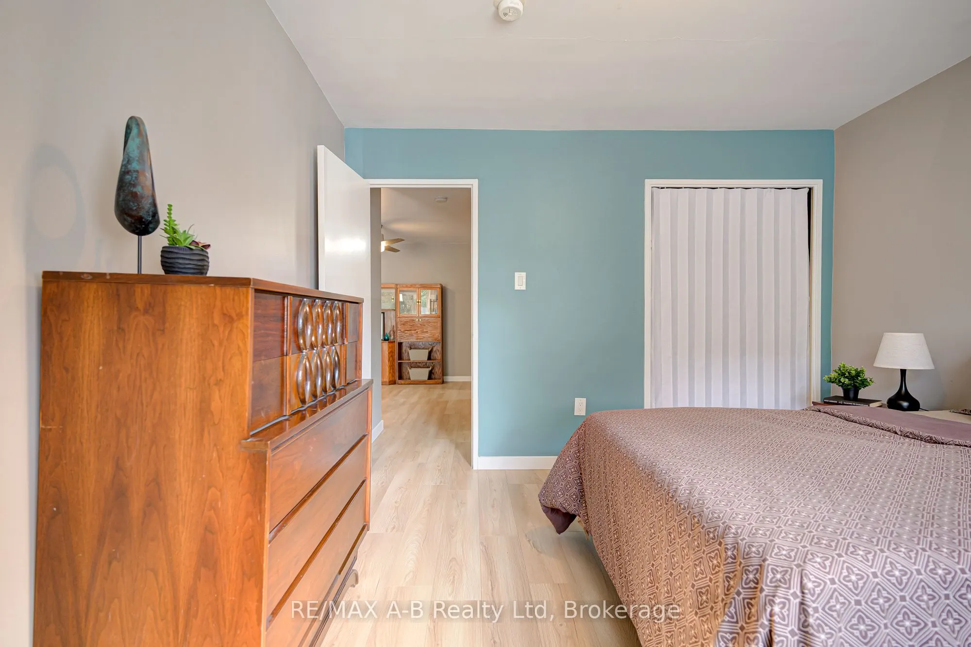 583 Mornington Avenue, #101