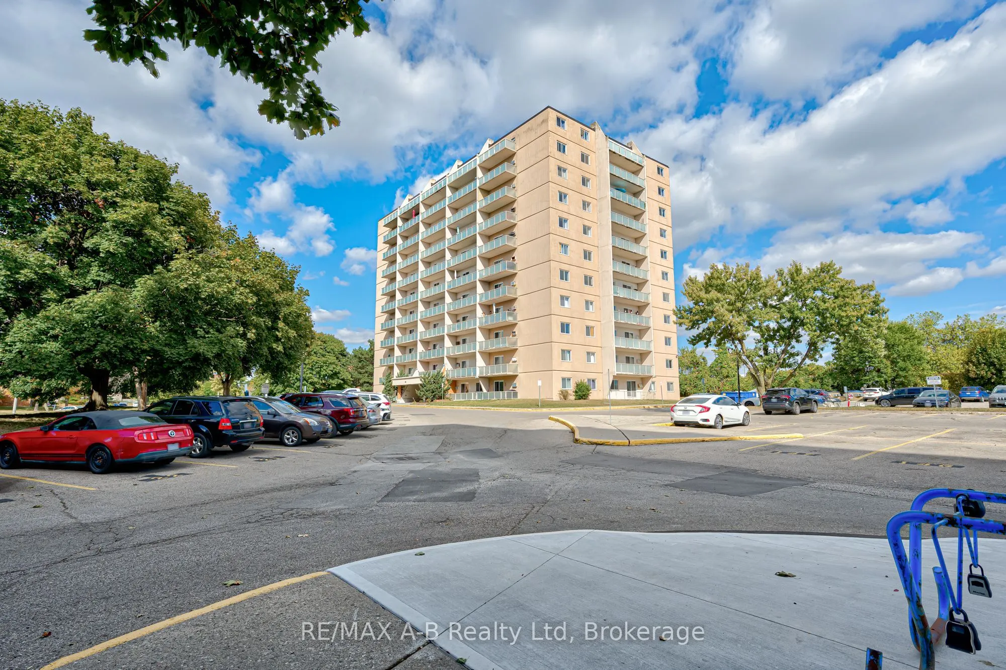583 Mornington Avenue, #101