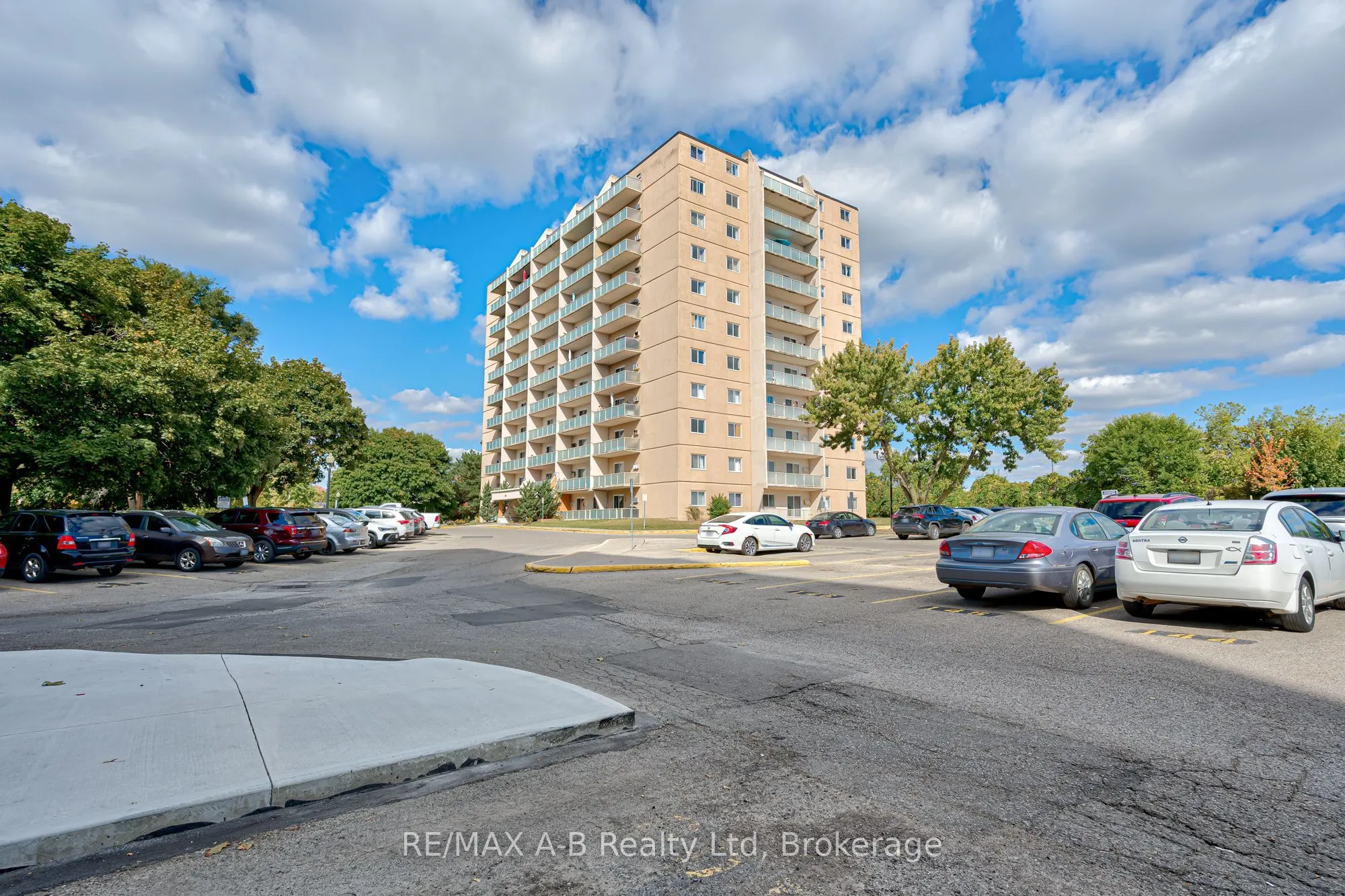 583 Mornington Avenue, #101
