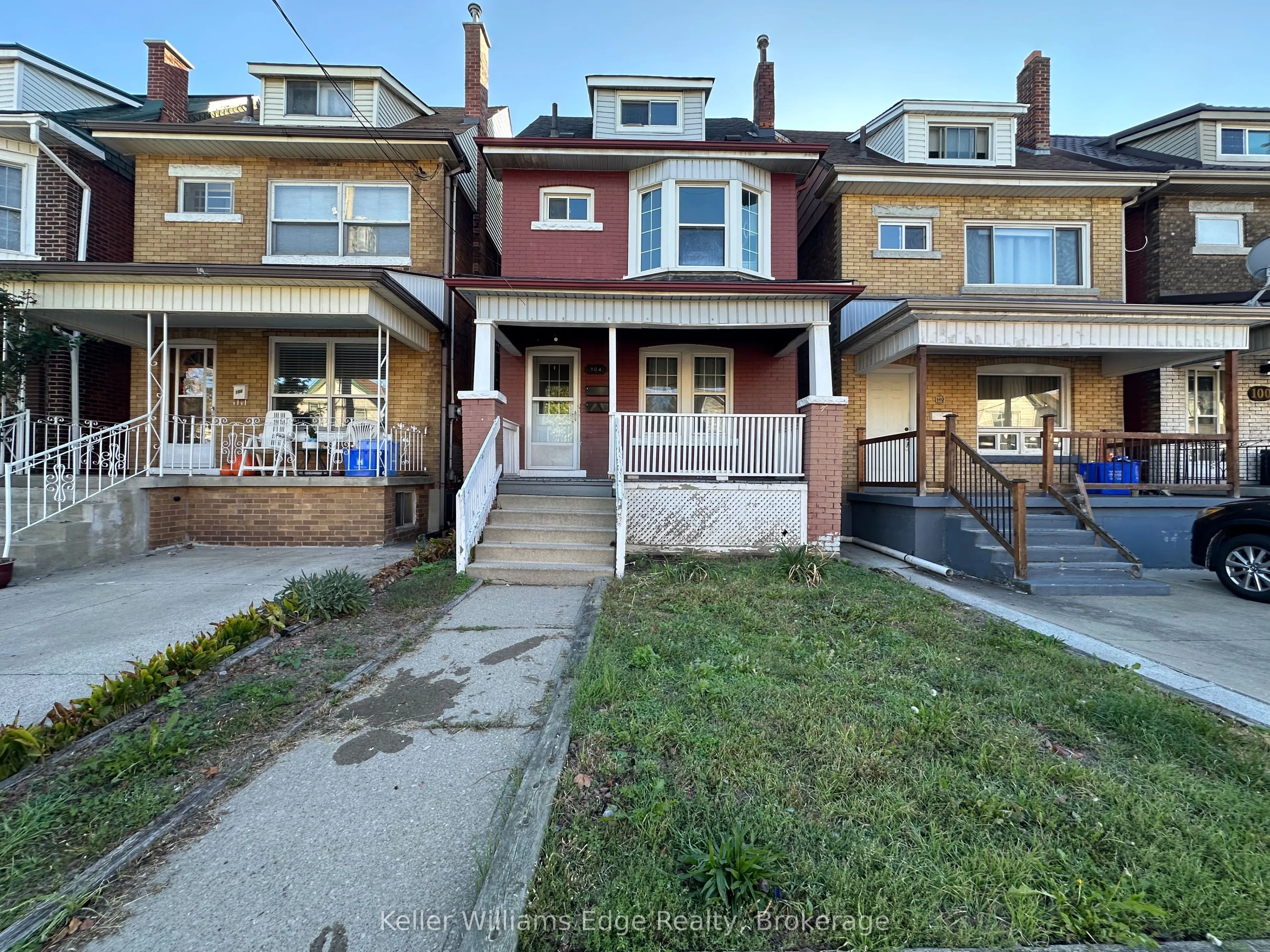 104 Rosslyn Avenue N, #1