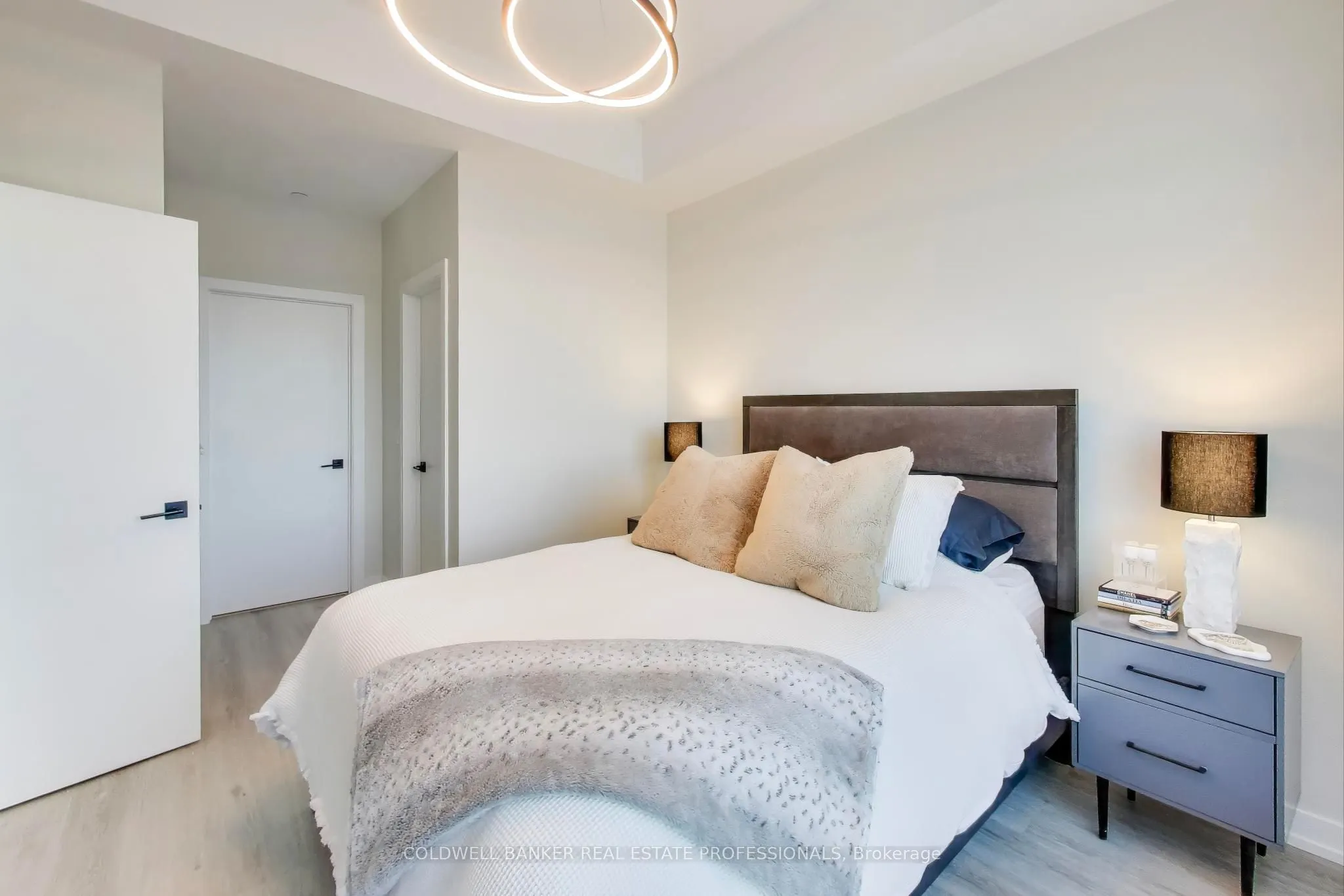 600 North Service Road, #602