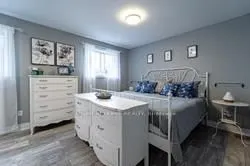 82 Lynbrook Drive