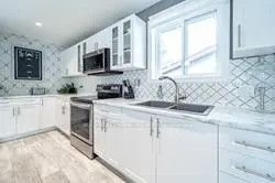 82 Lynbrook Drive