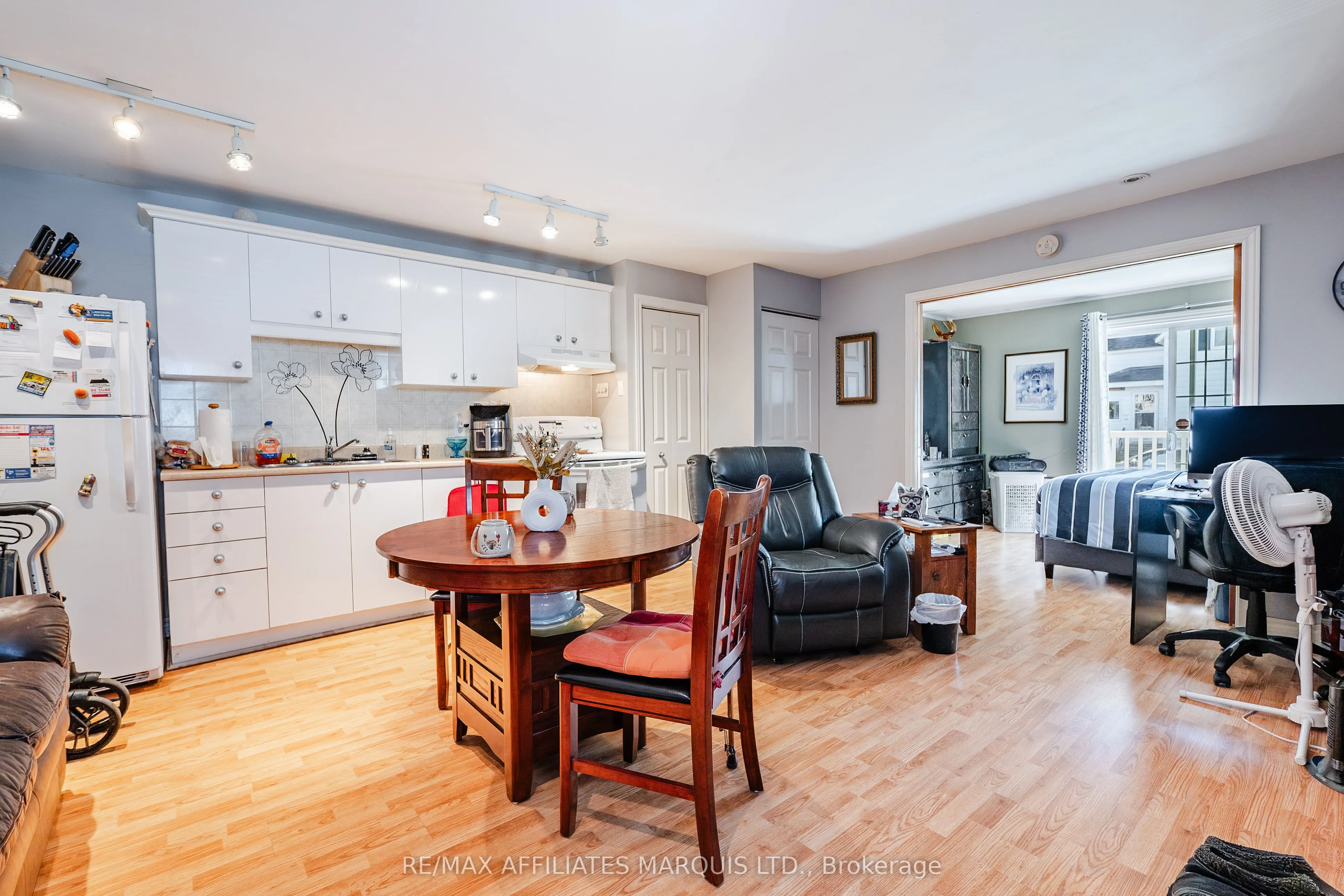 311 Sixth Street E