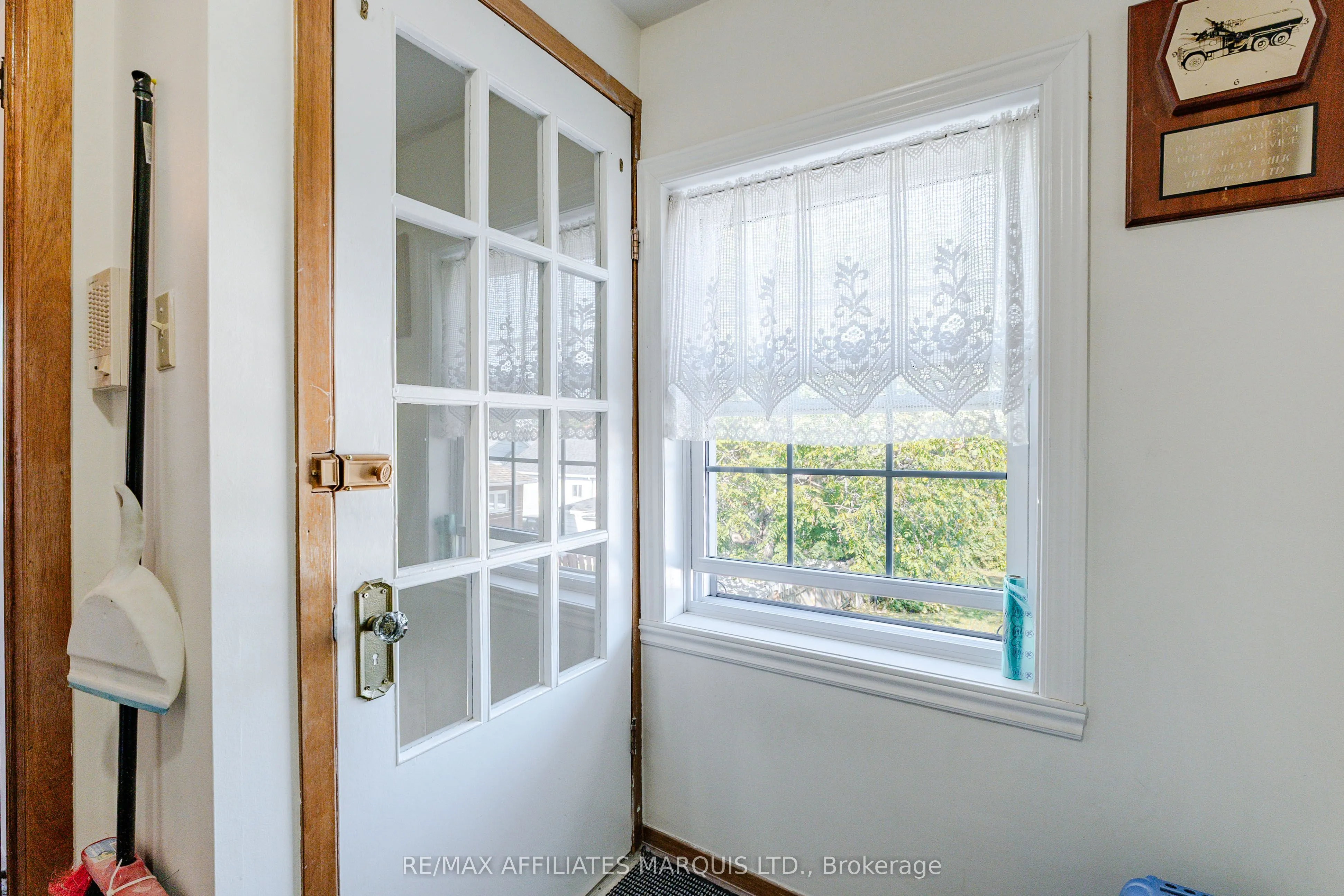 311 Sixth Street E