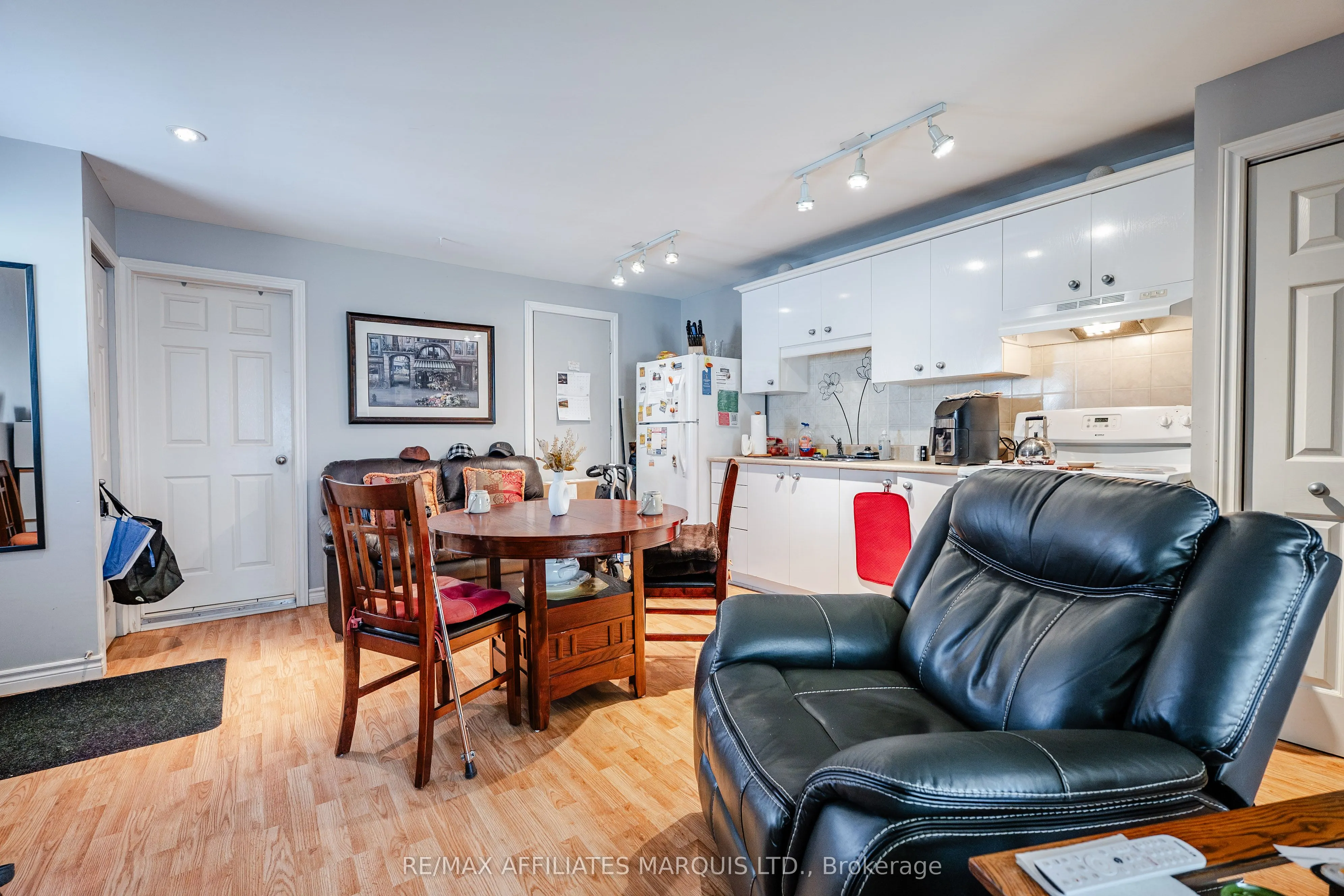 311 Sixth Street E