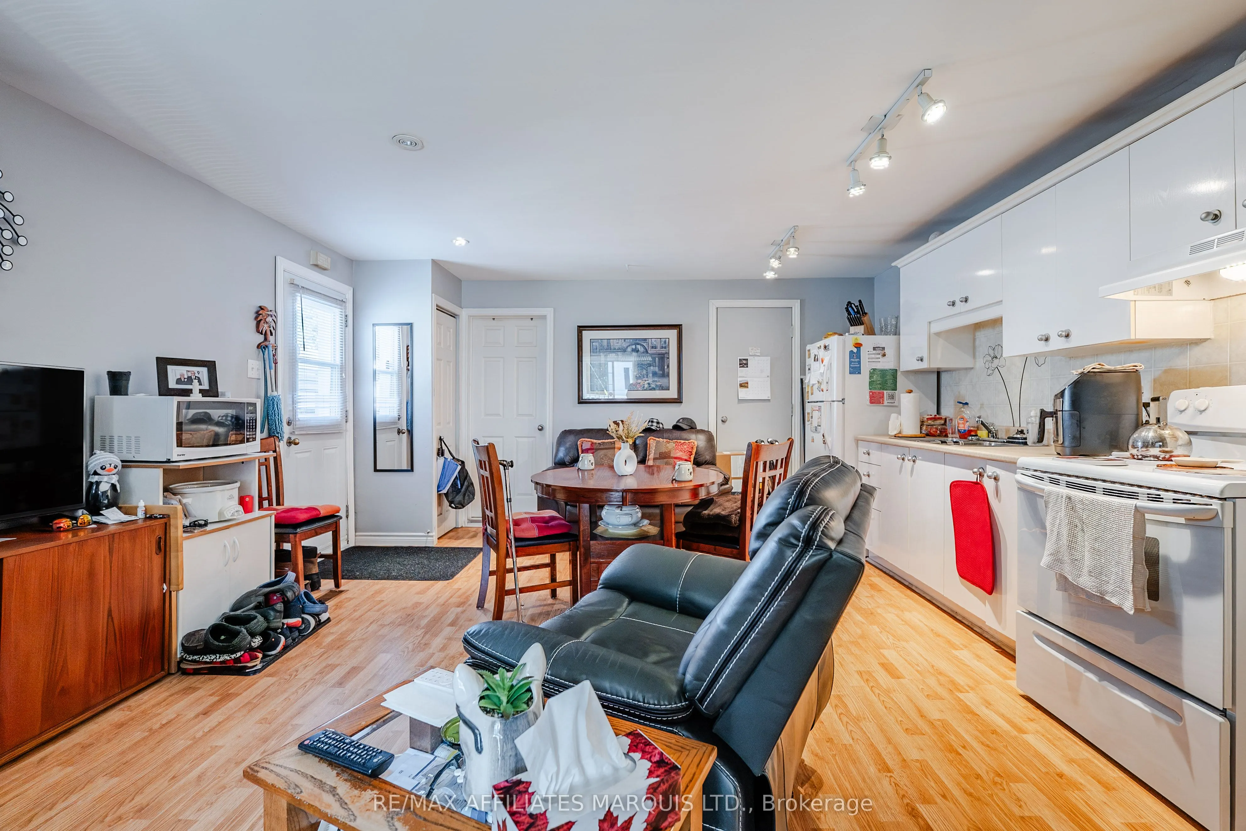 311 Sixth Street E
