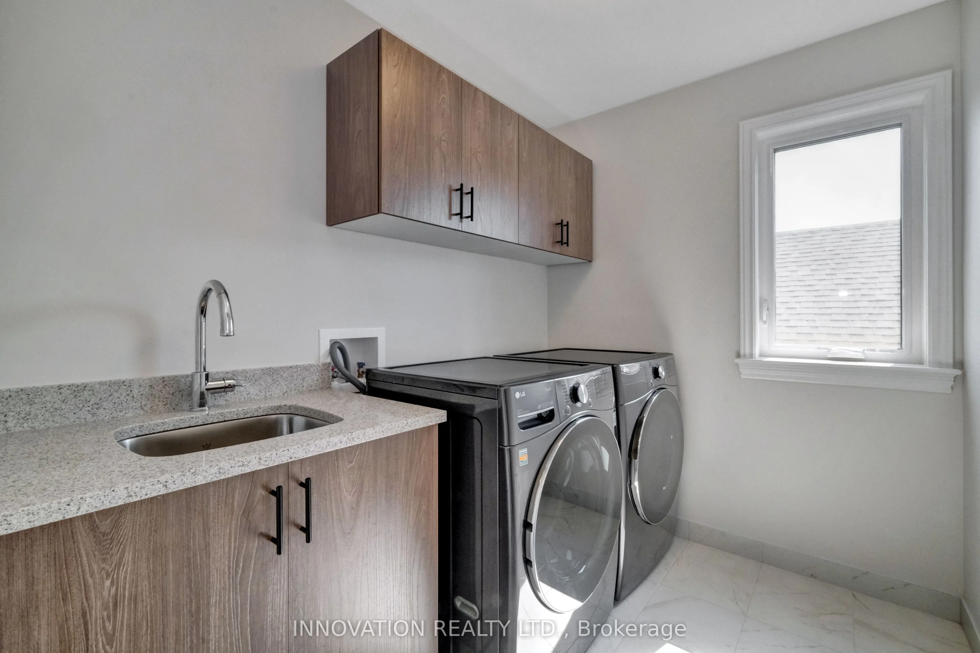 868 Snowdrop Crescent