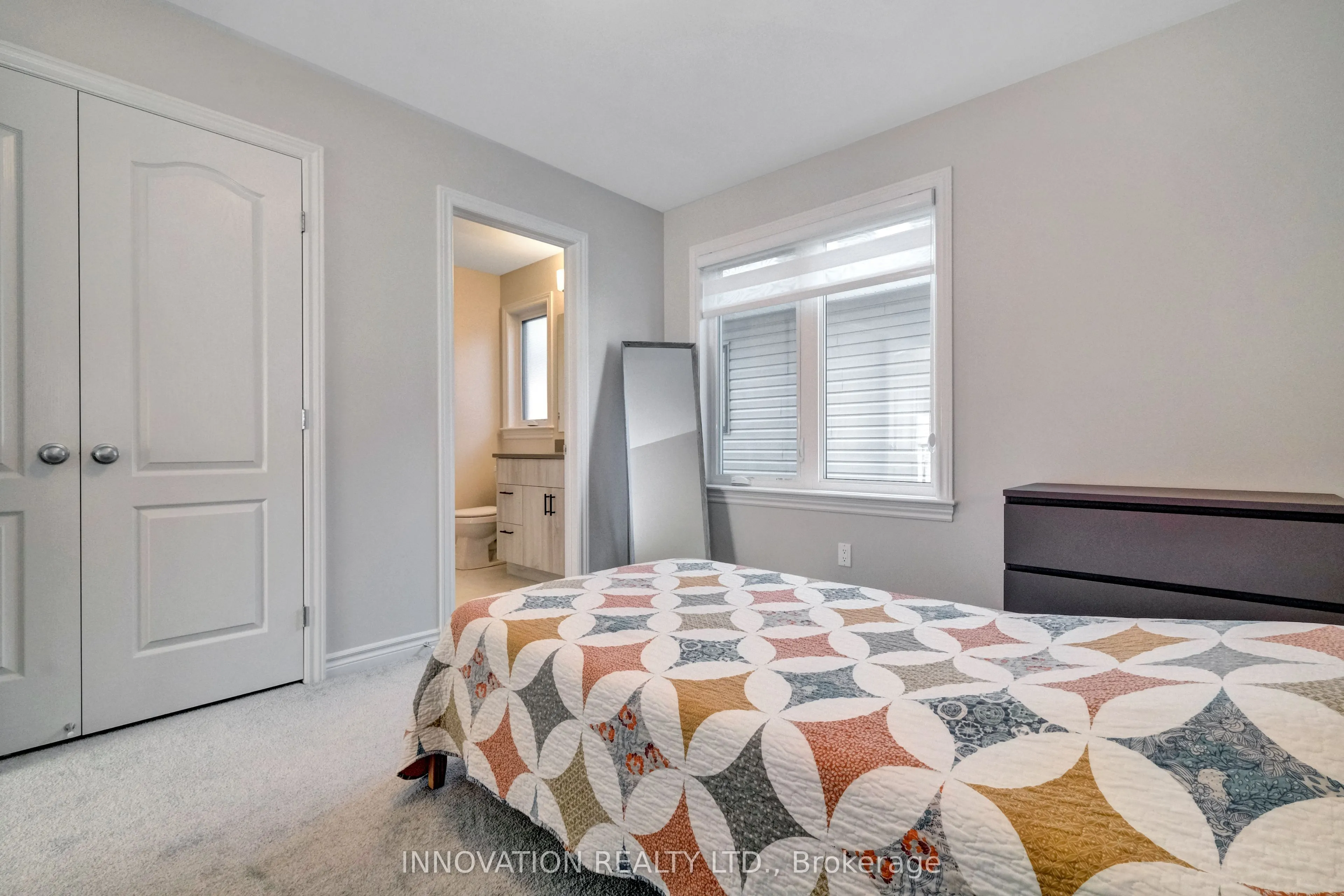 868 Snowdrop Crescent