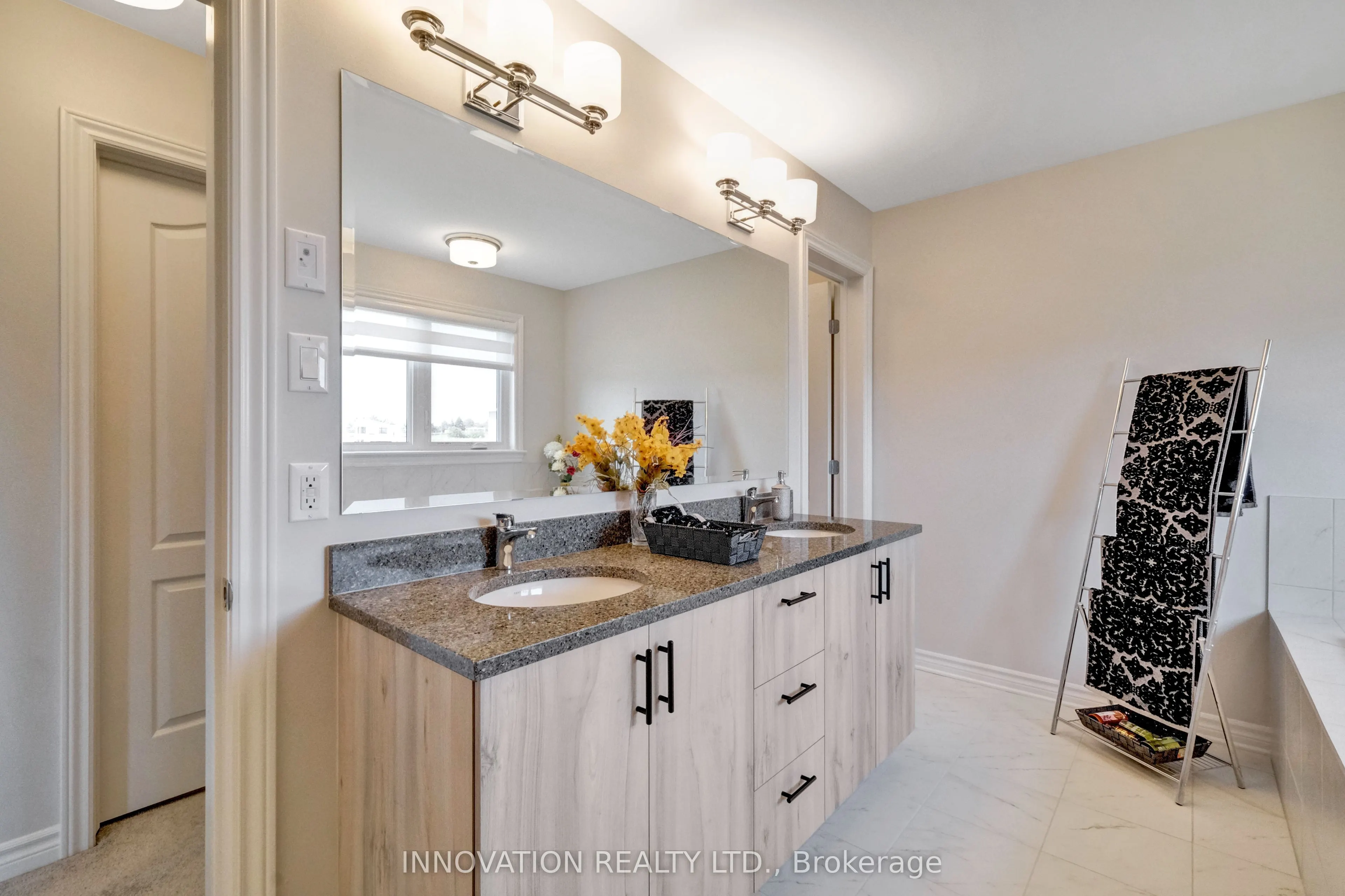 868 Snowdrop Crescent