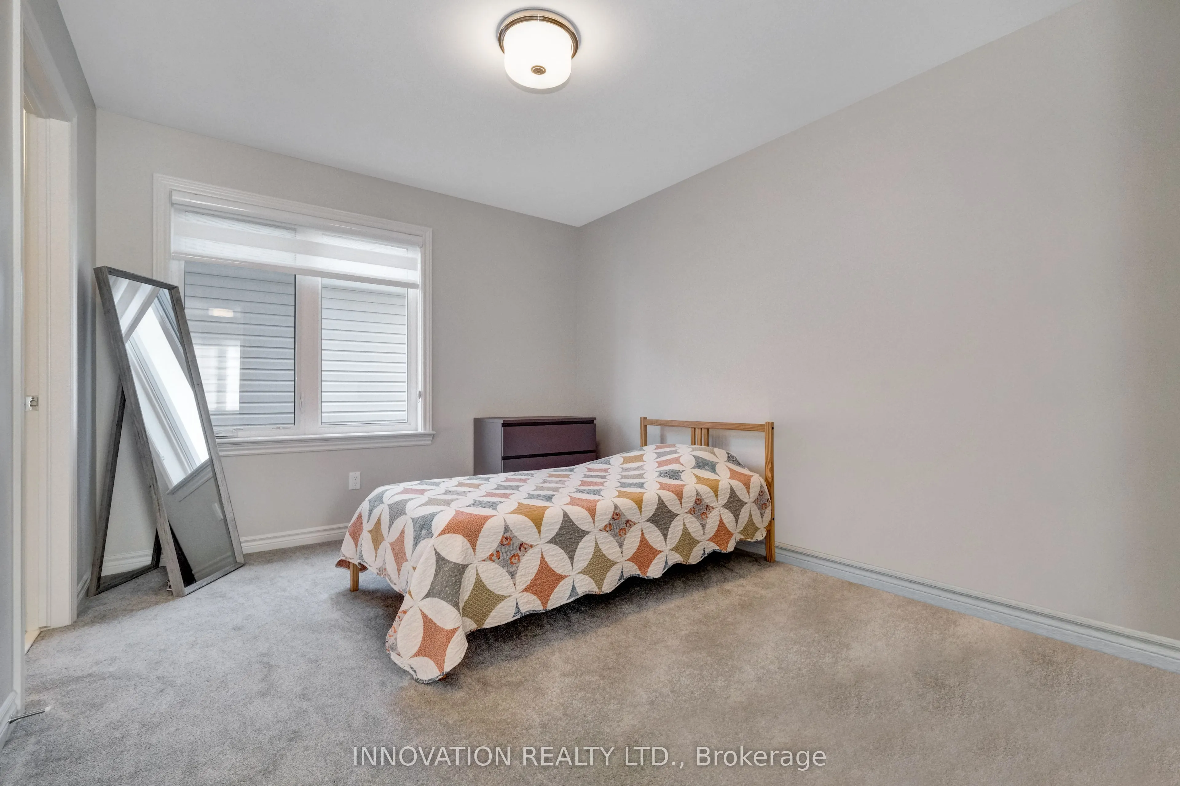 868 Snowdrop Crescent
