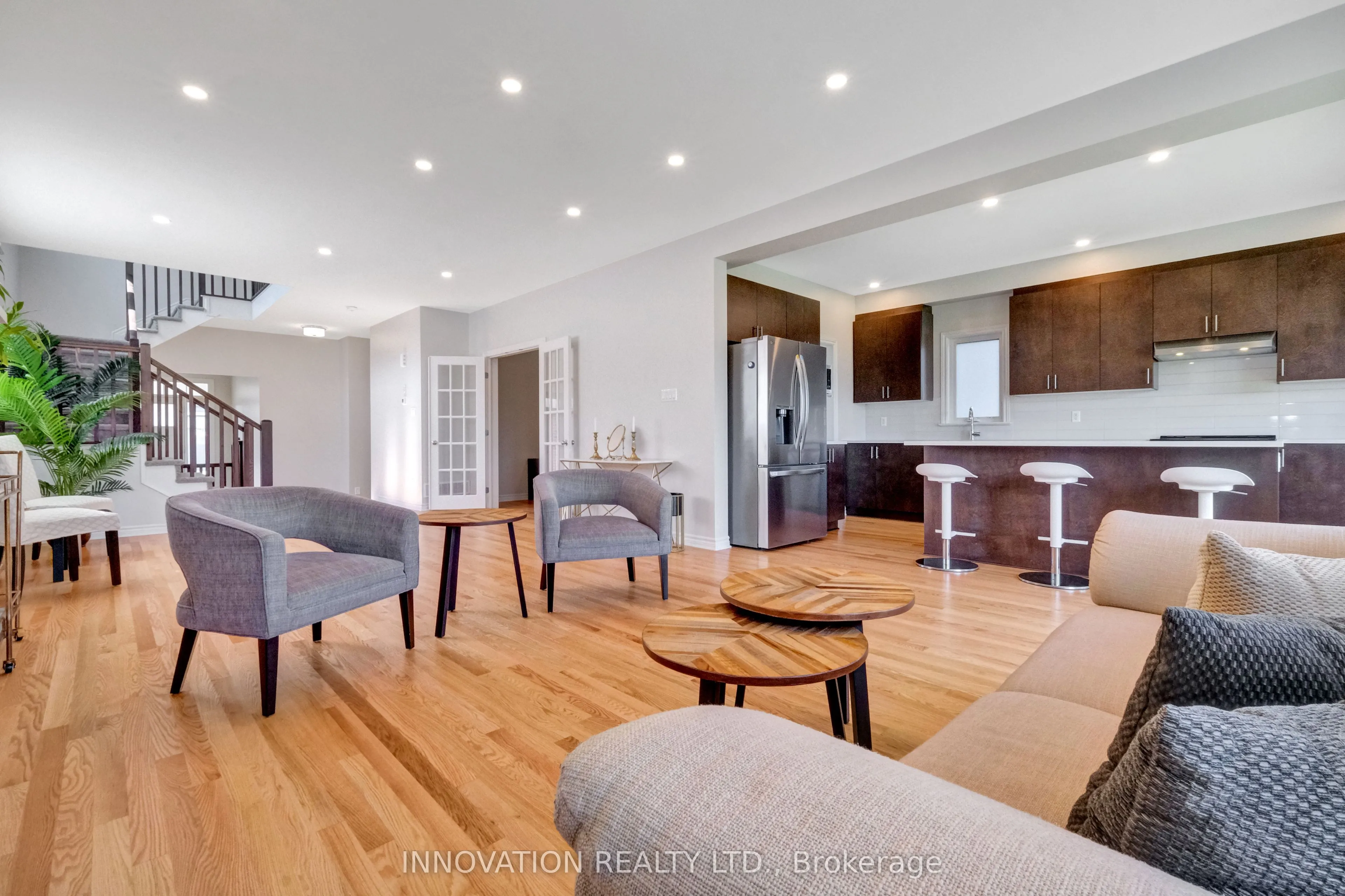 868 Snowdrop Crescent