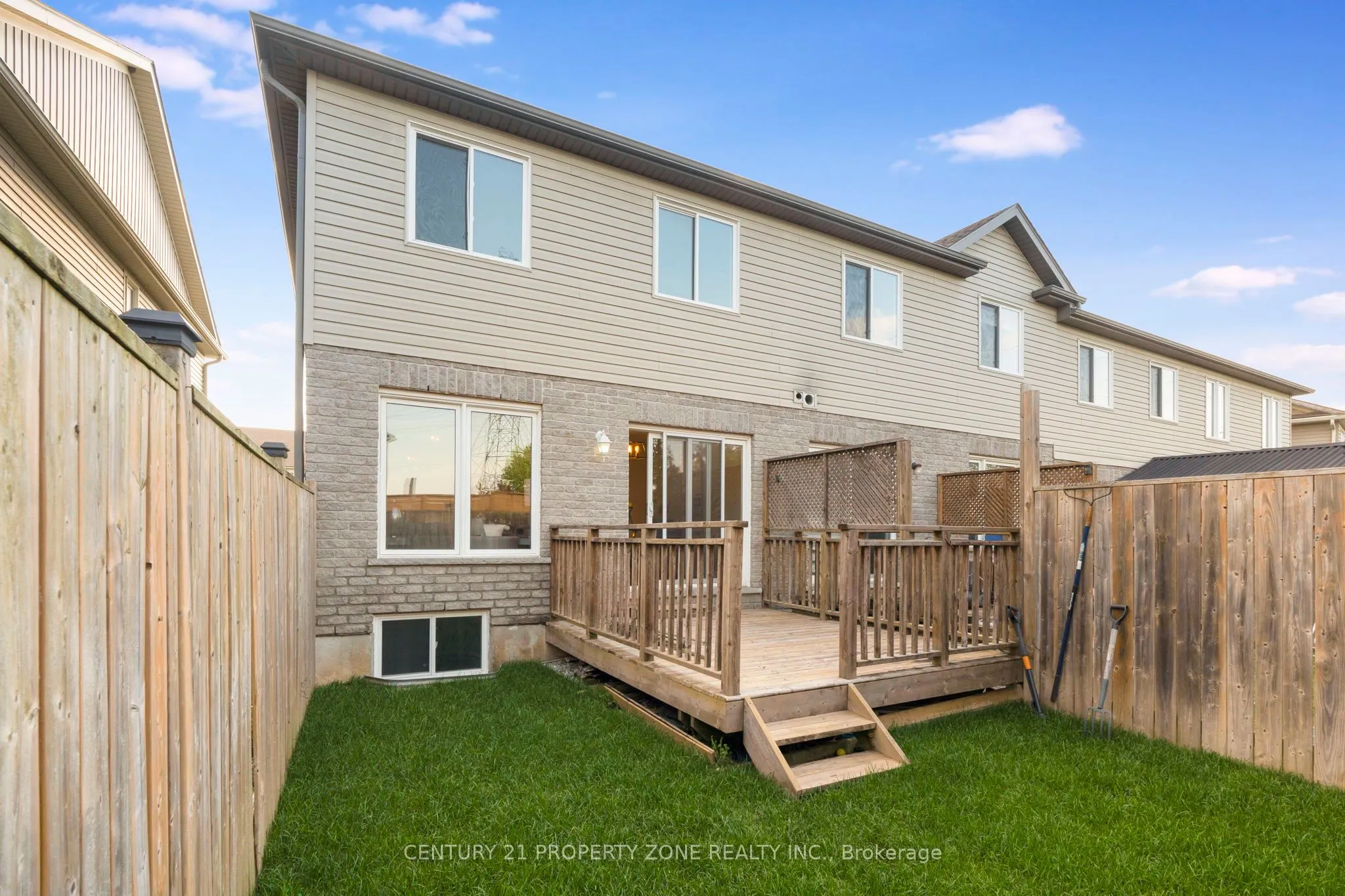 525 Banffshire Crescent