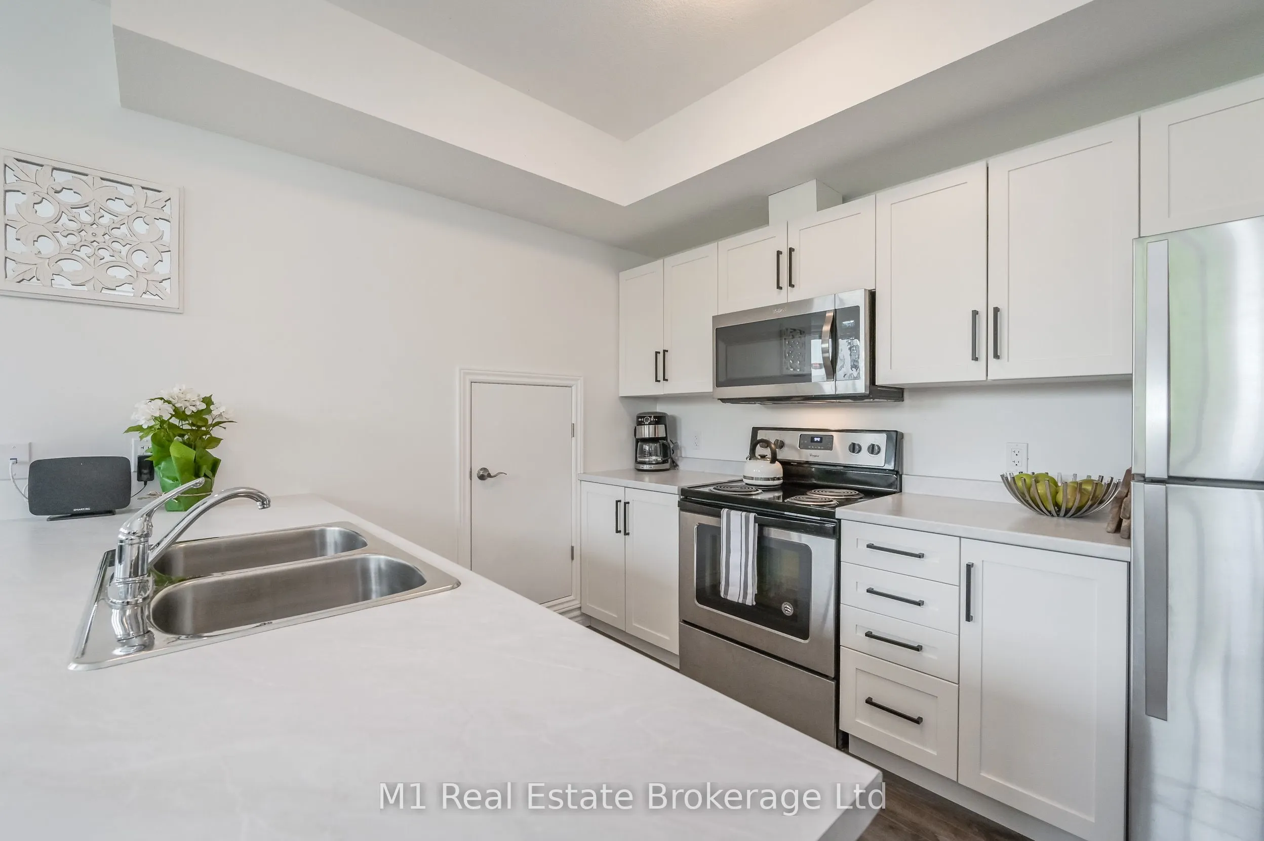 898D Gzowski Street, #Lower Unit