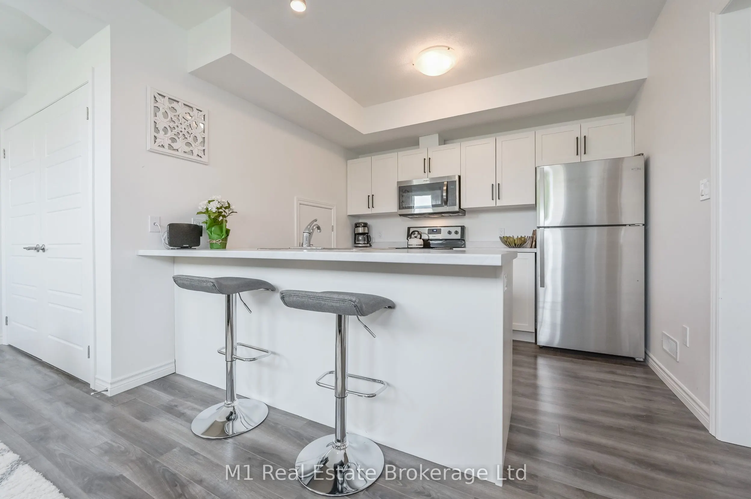 898D Gzowski Street, #Lower Unit