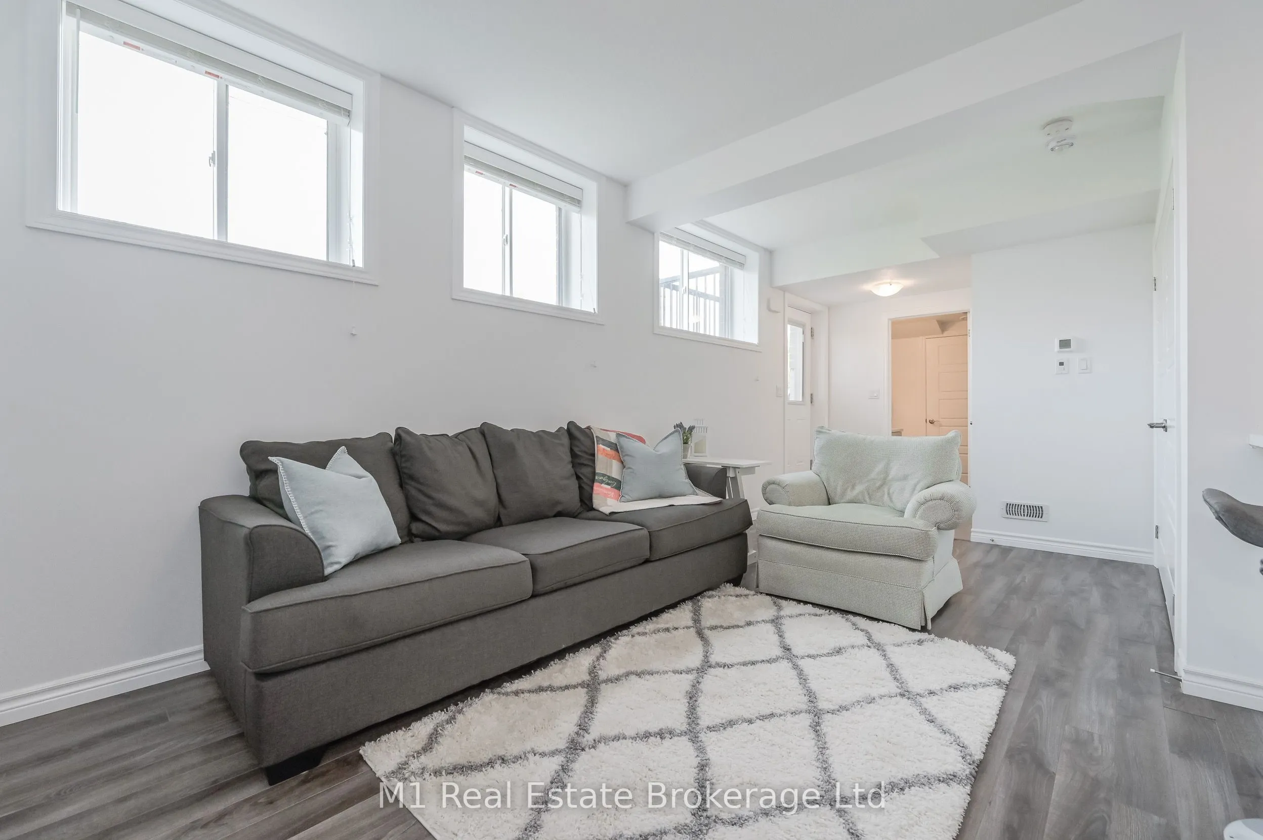 898D Gzowski Street, #Lower Unit
