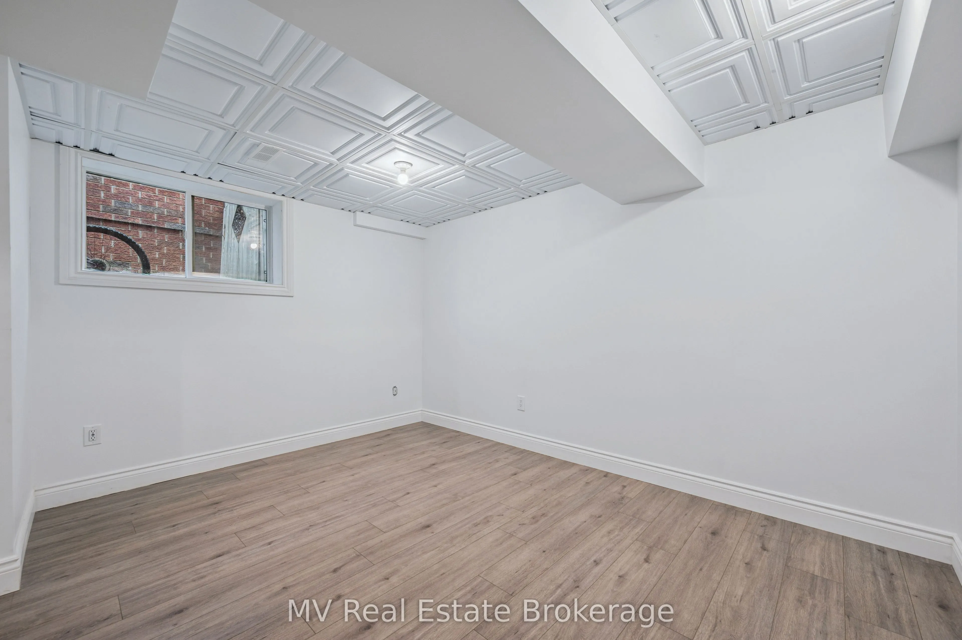 539 Black Street