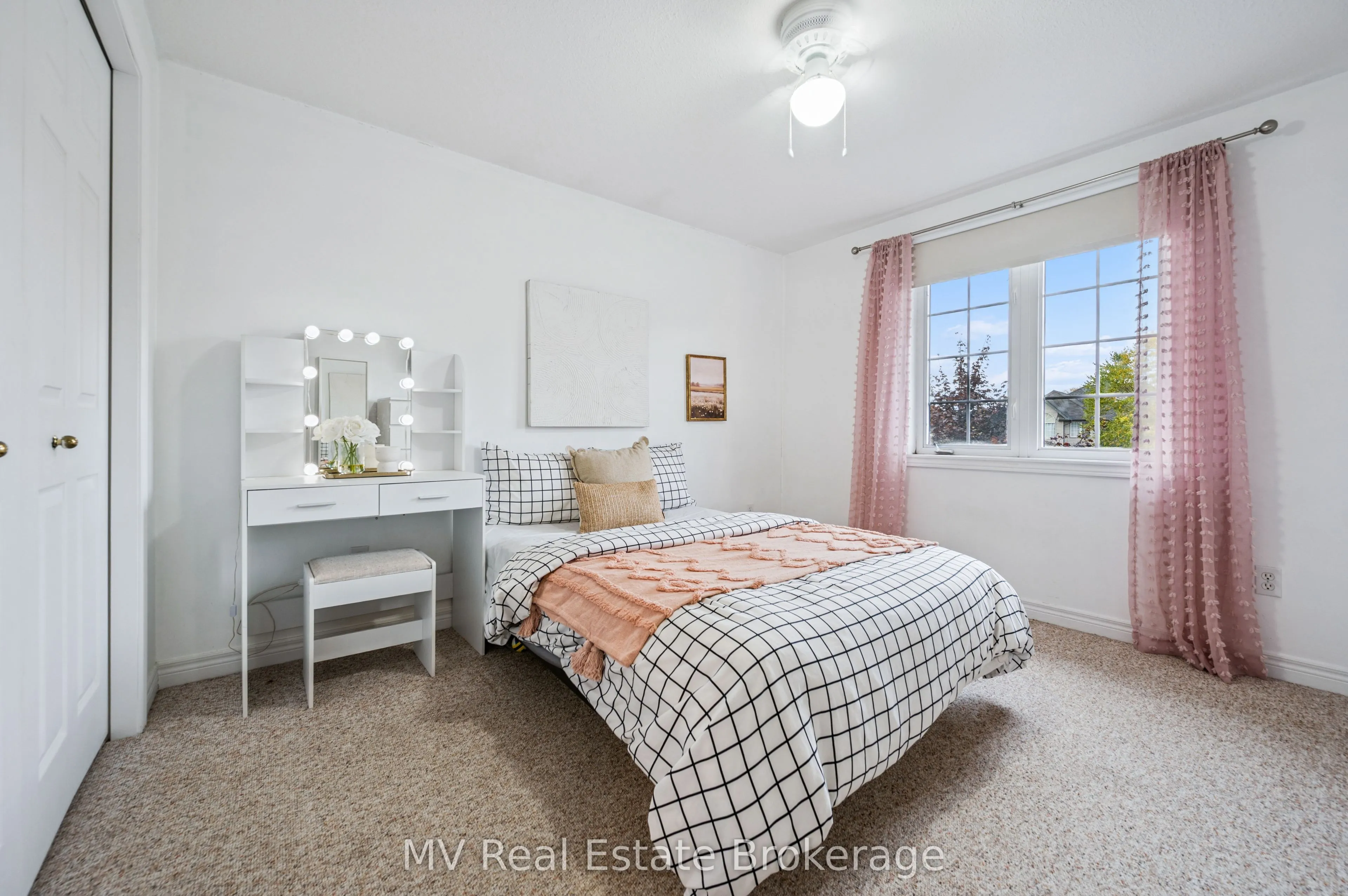 539 Black Street