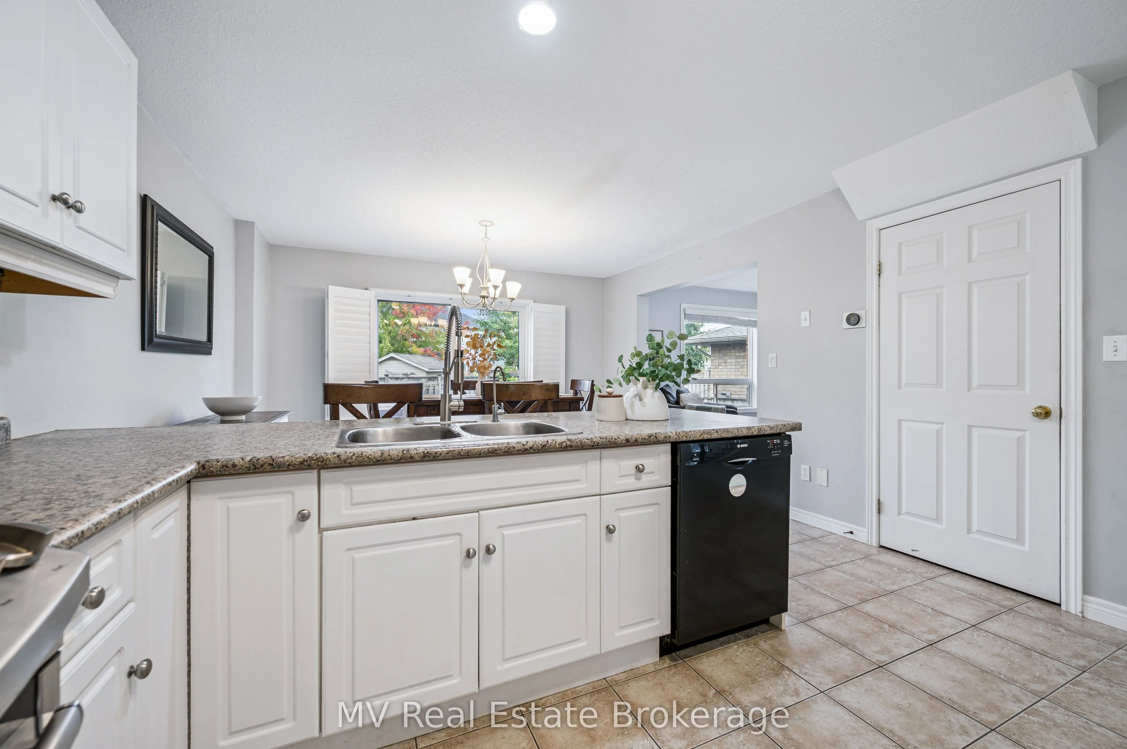 539 Black Street