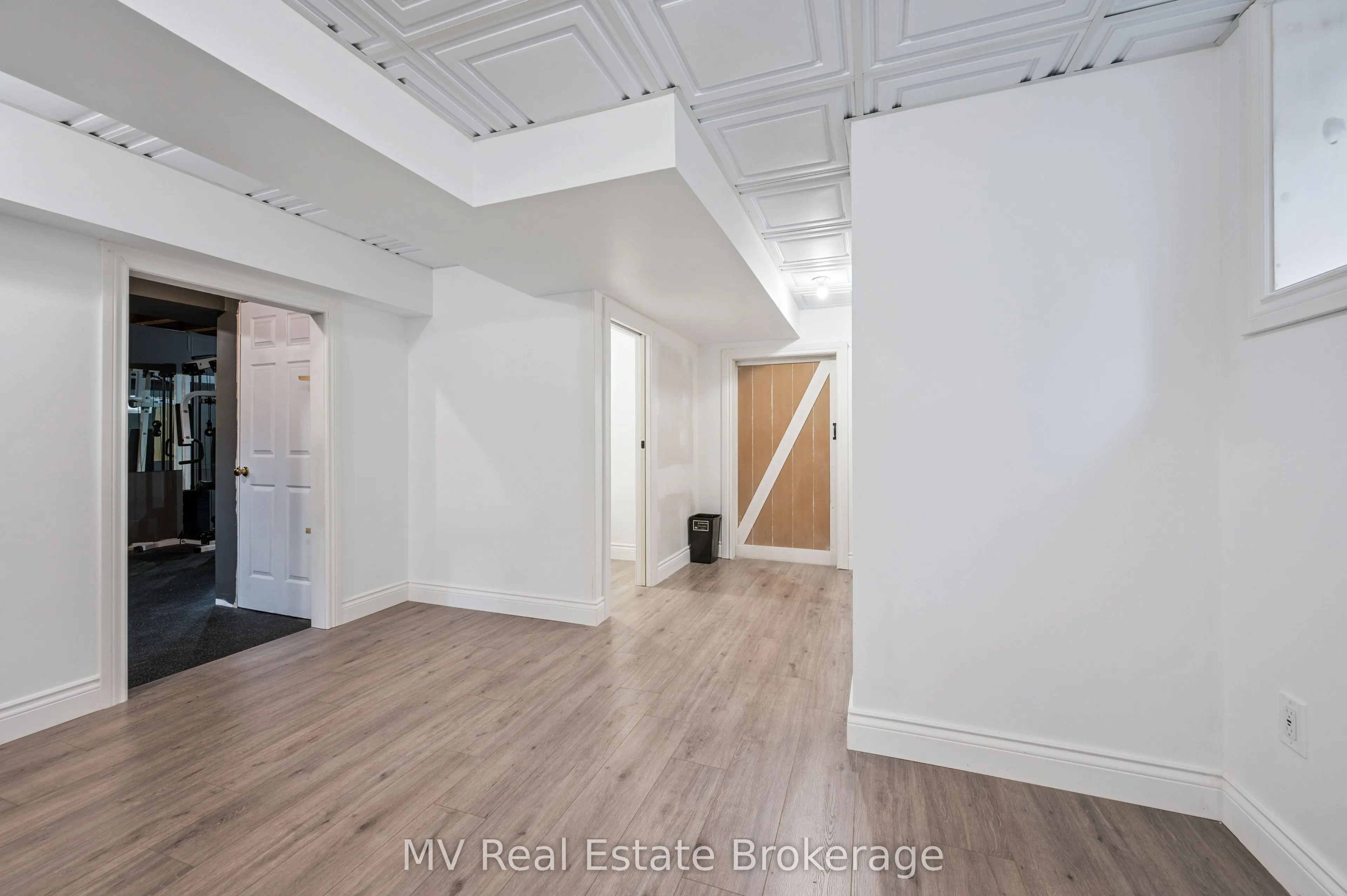 539 Black Street