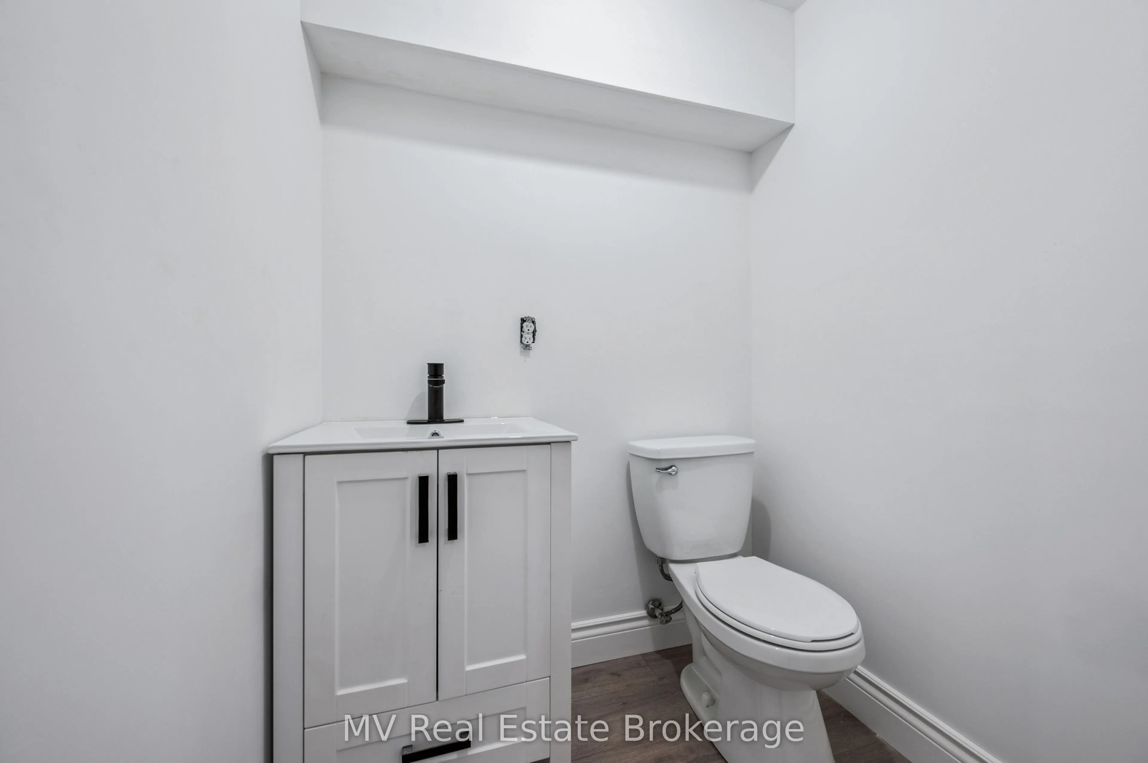 539 Black Street