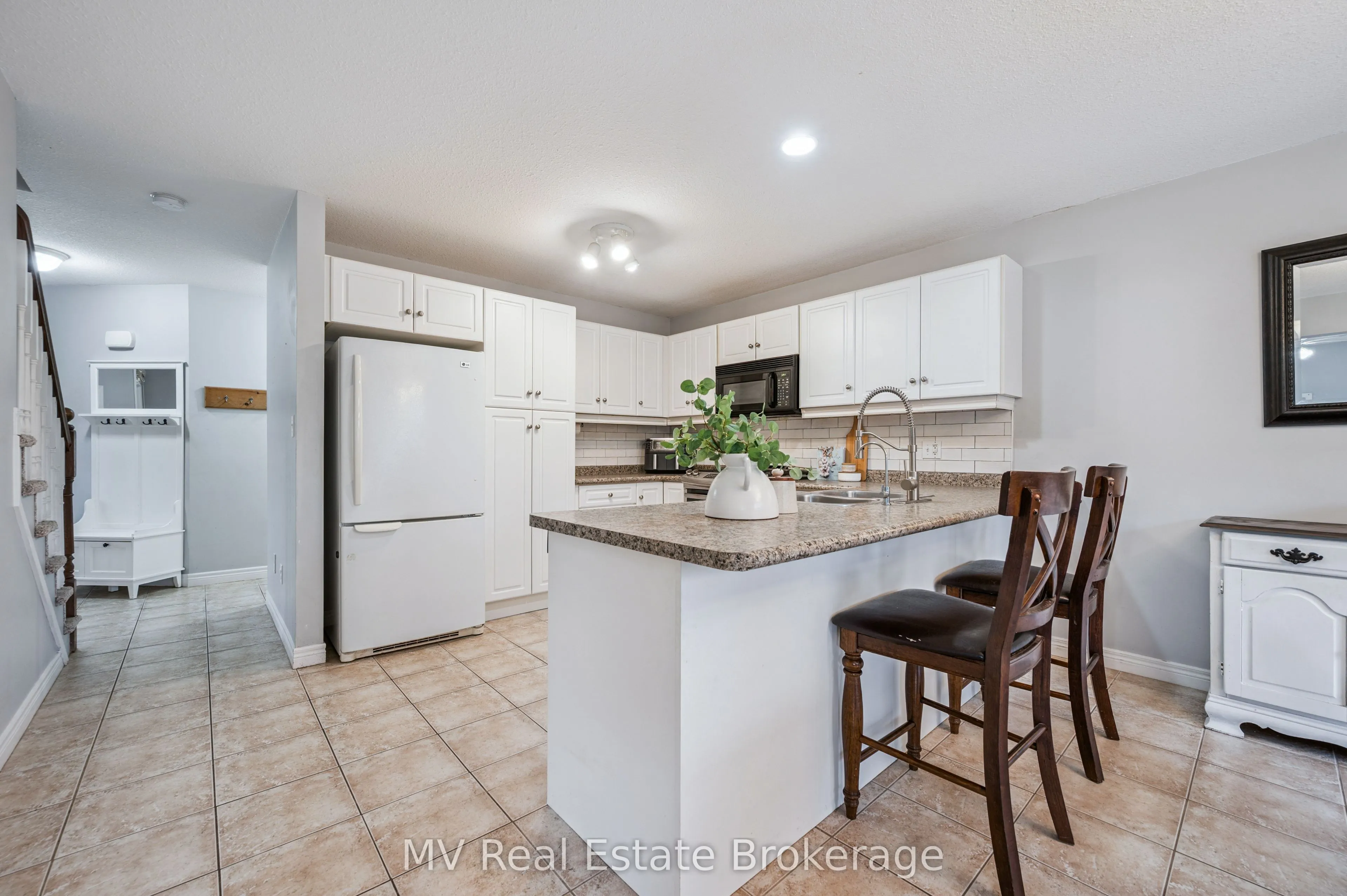 539 Black Street