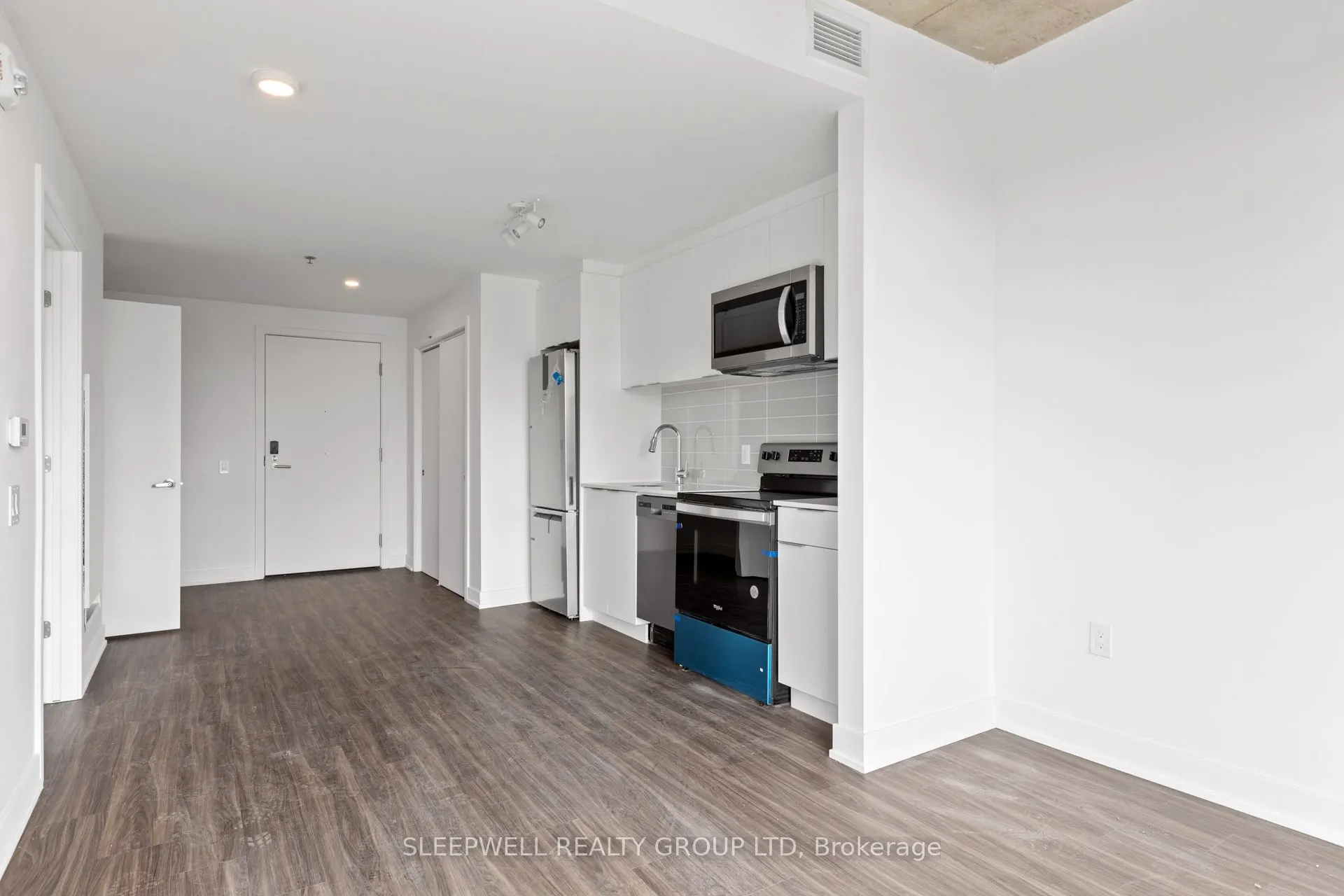 820 Archibald Street, #409