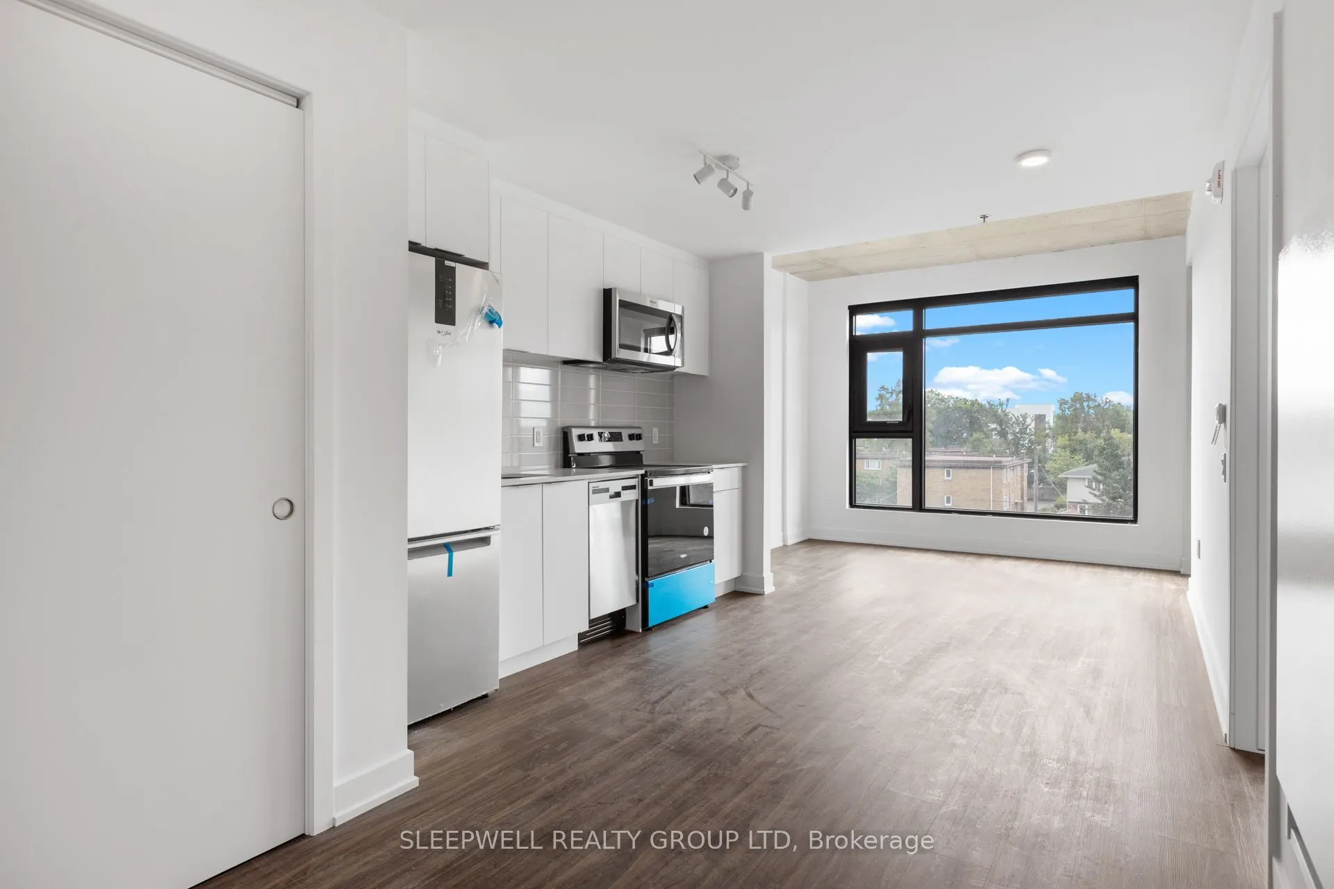 820 Archibald Street, #409