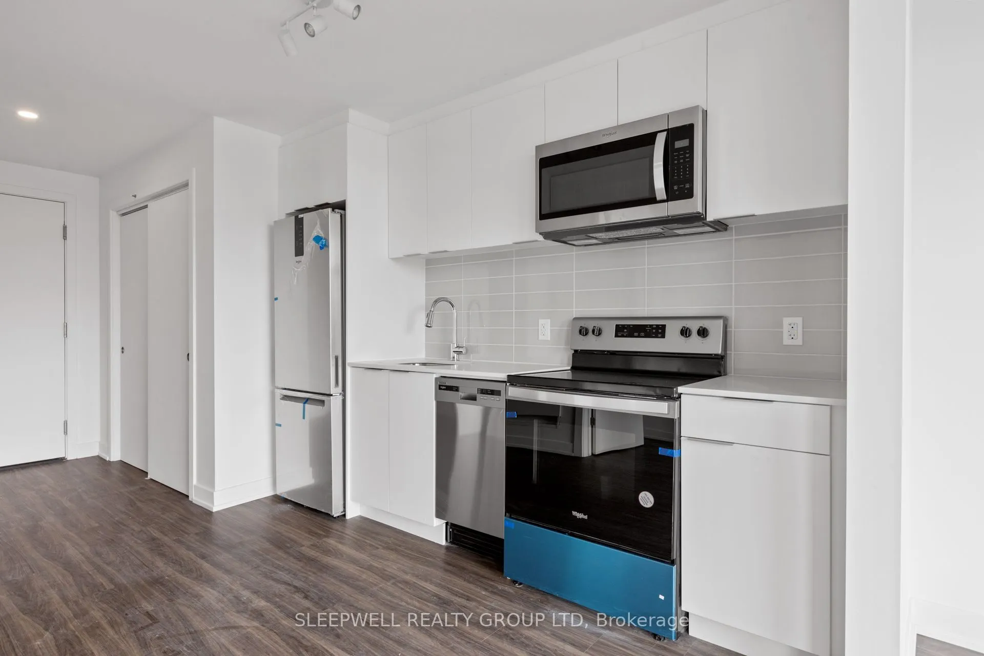 820 Archibald Street, #409