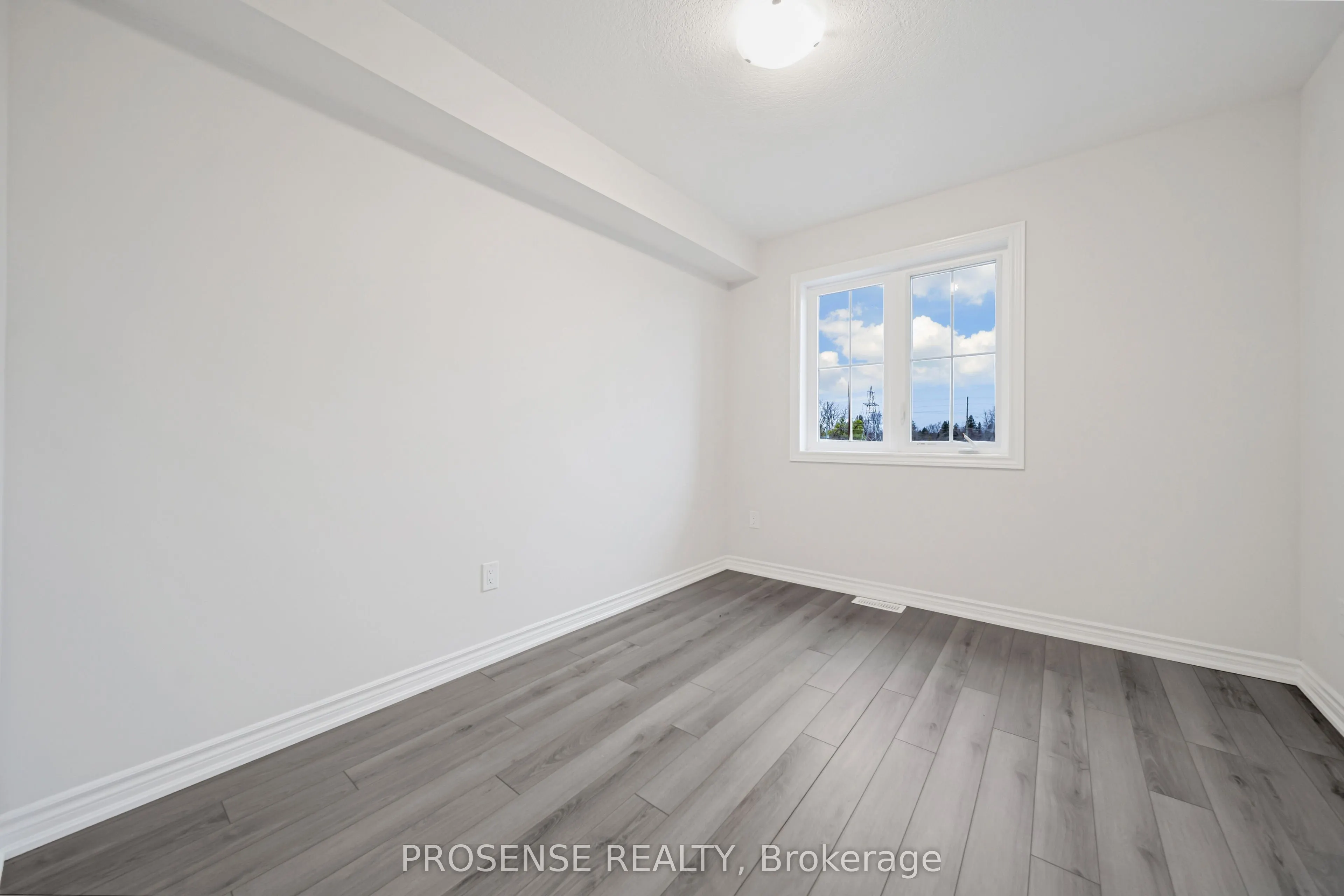 677 Park Road N, #124