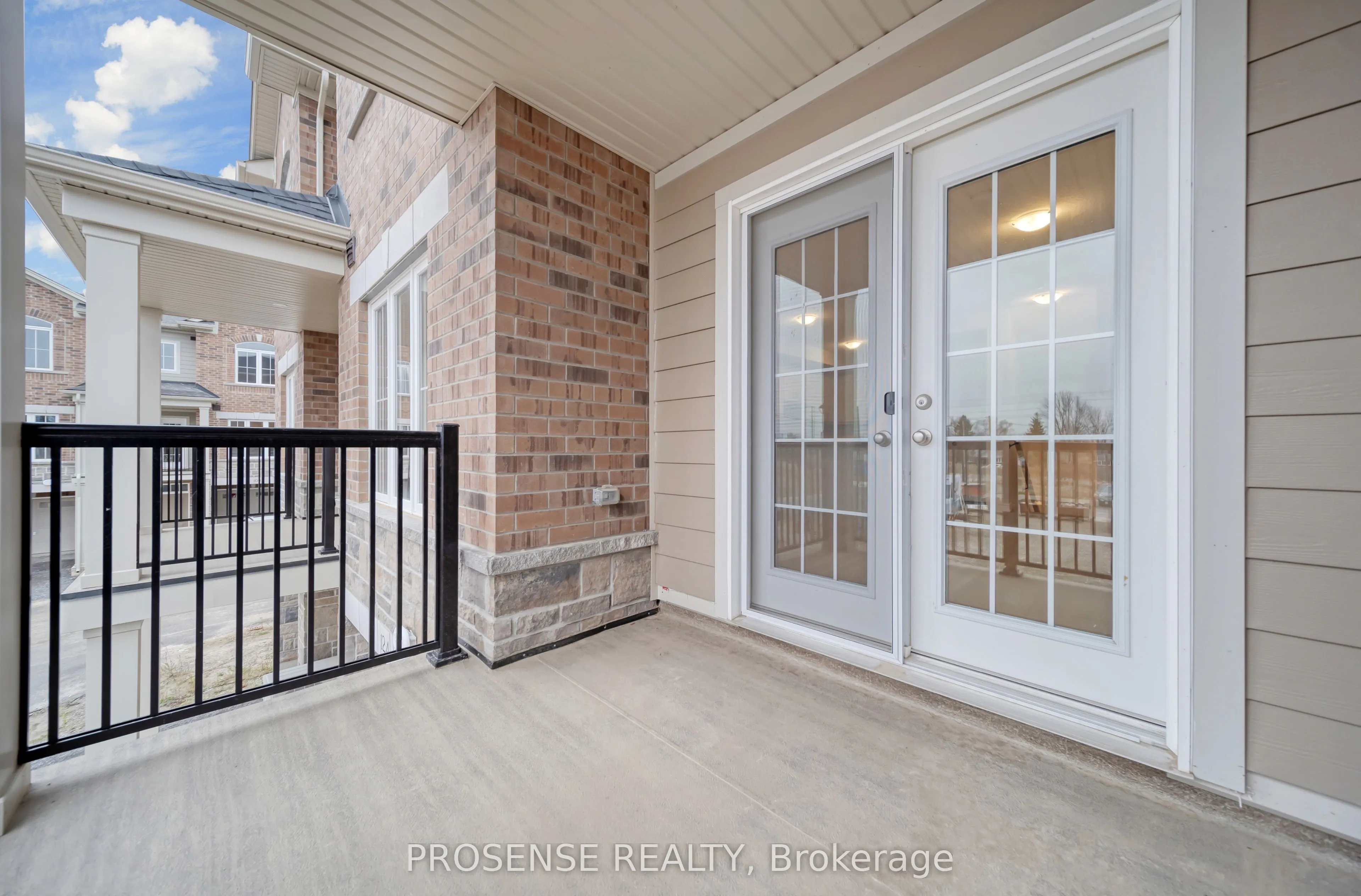 677 Park Road N, #124