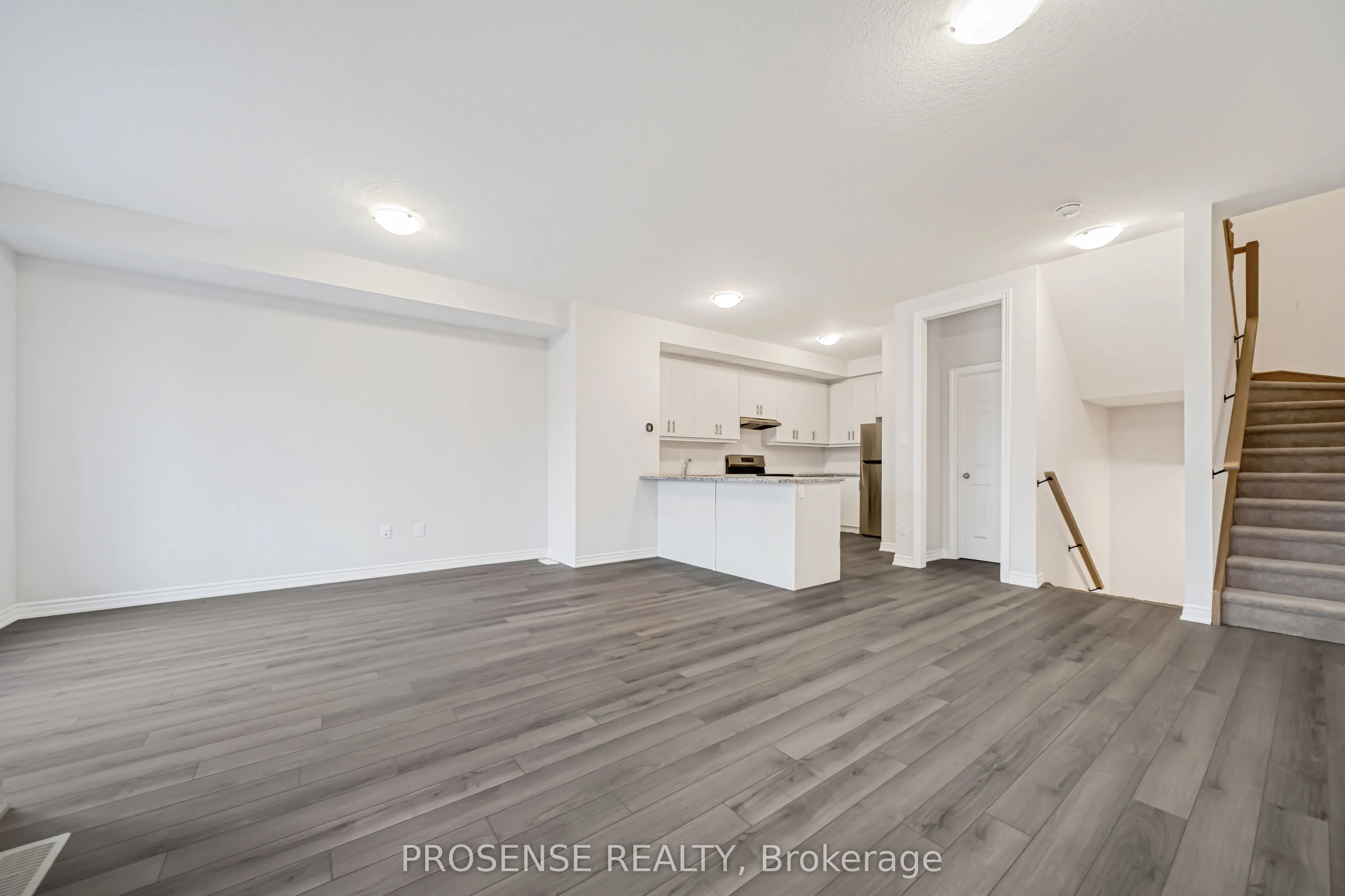 677 Park Road N, #124
