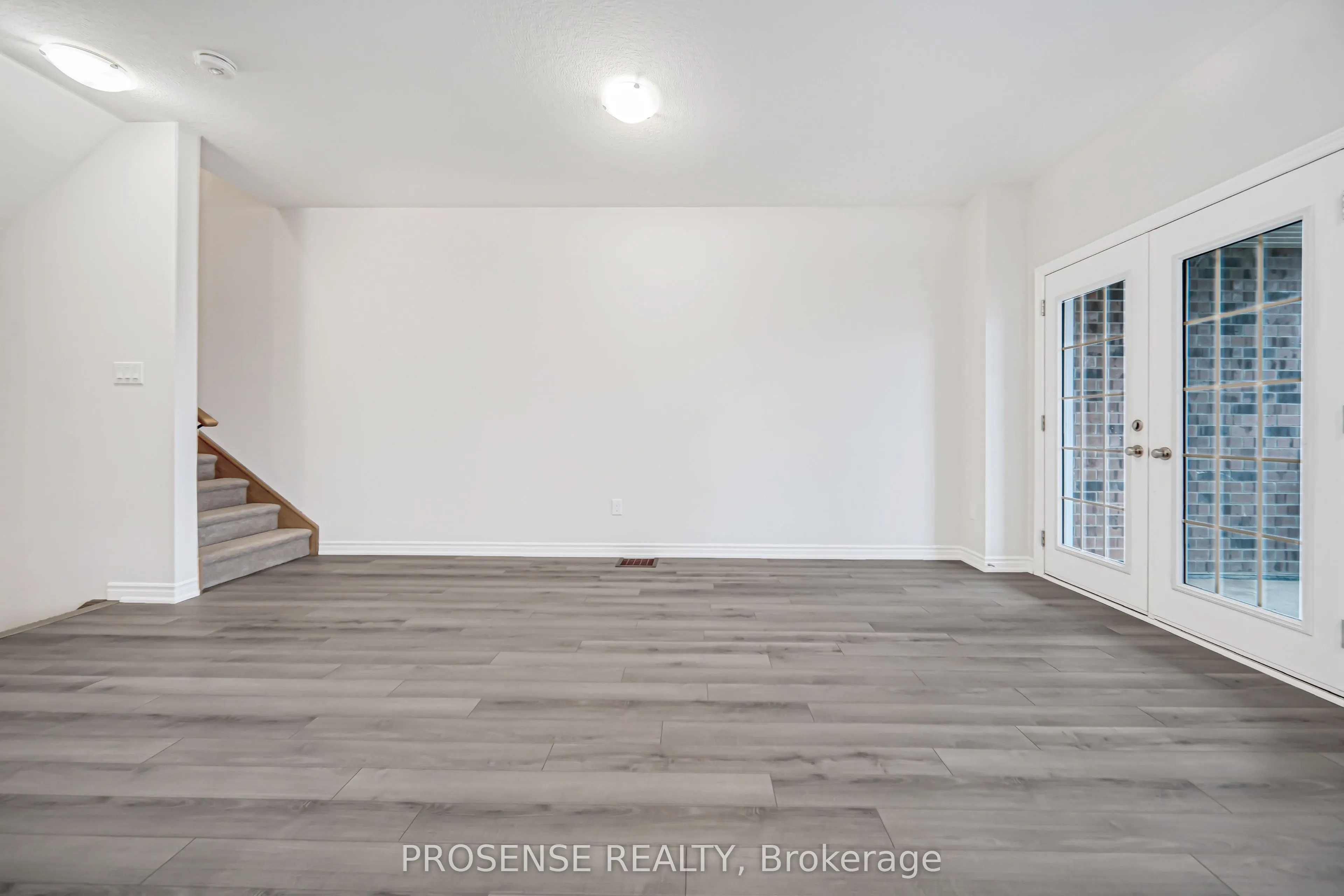 677 Park Road N, #124