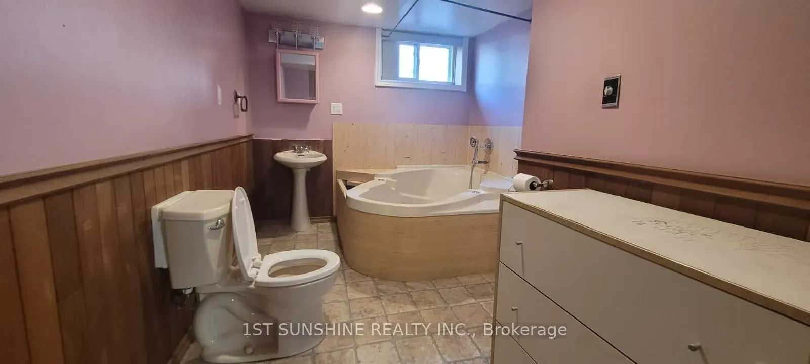 8 Frances Avenue, #8
