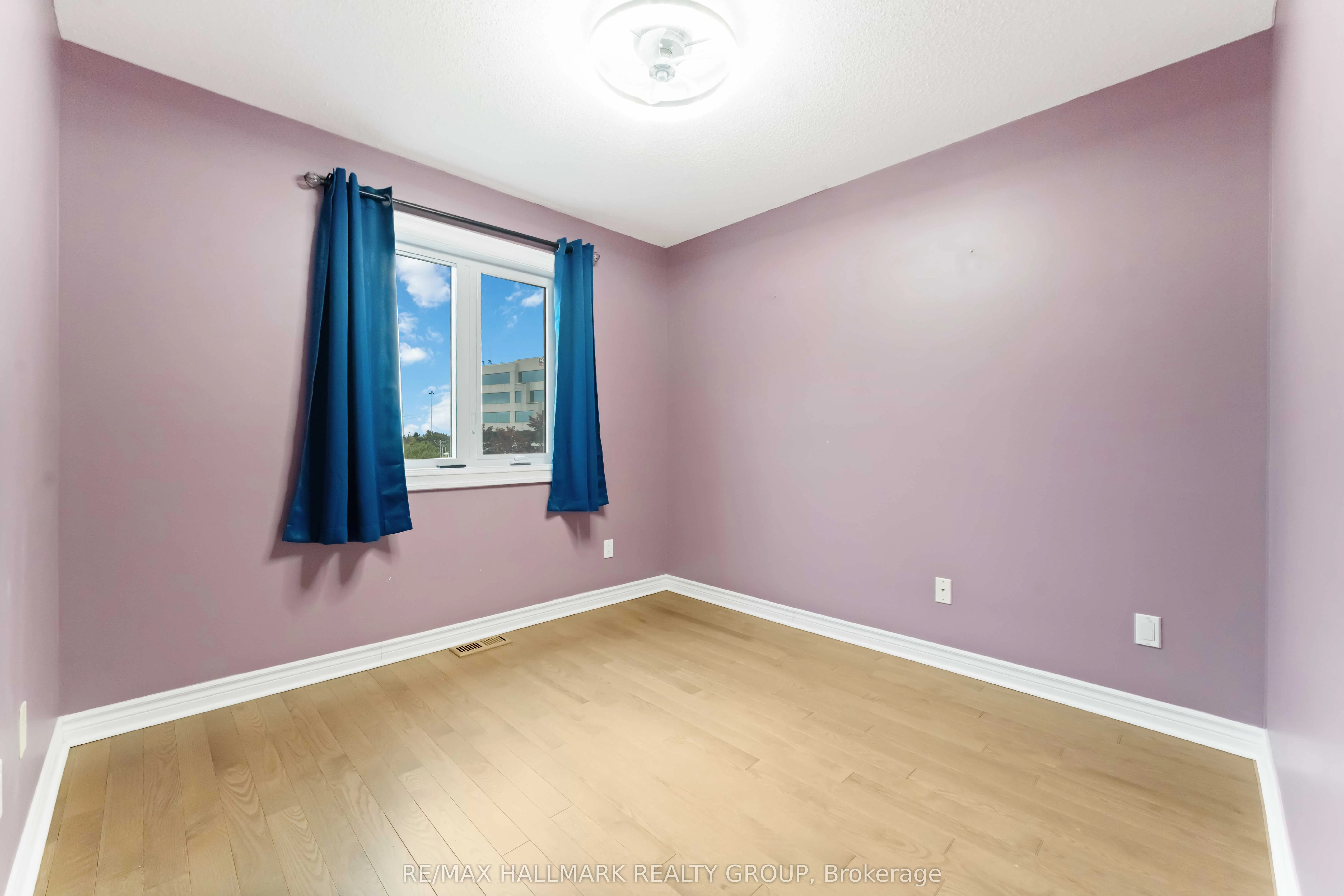 4656 Ogilvie Walk Crescent