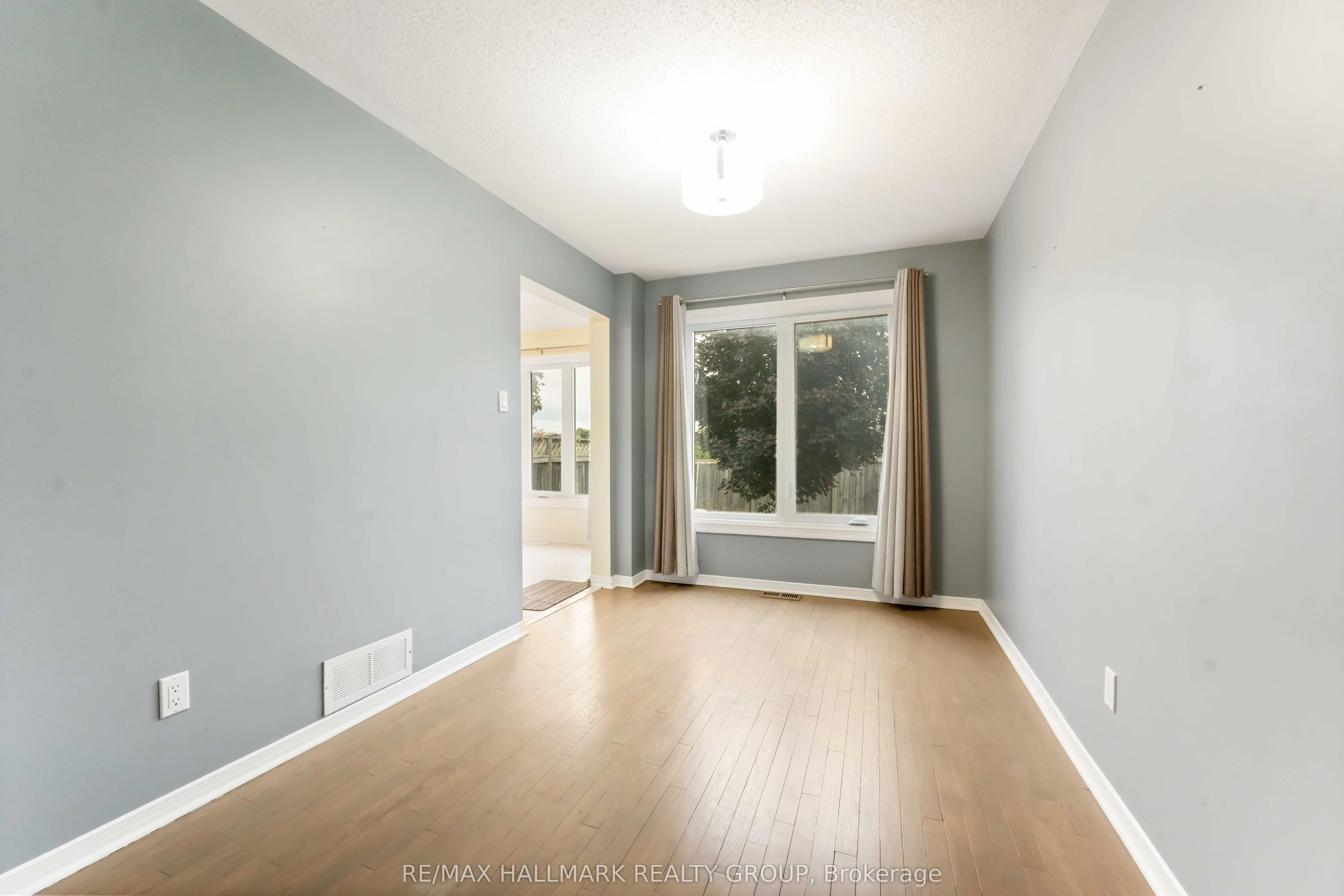 4656 Ogilvie Walk Crescent