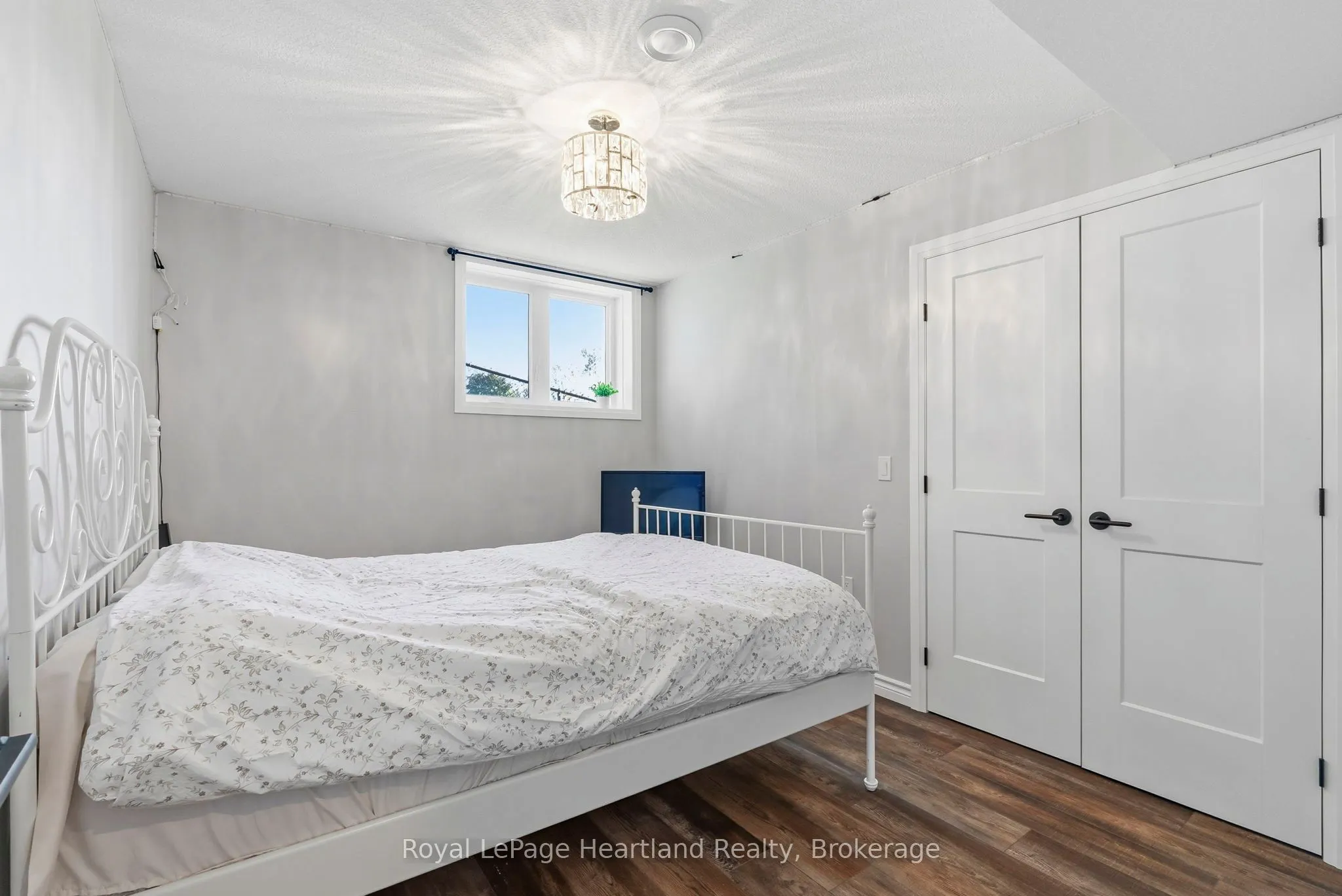 18 MINTO Street S