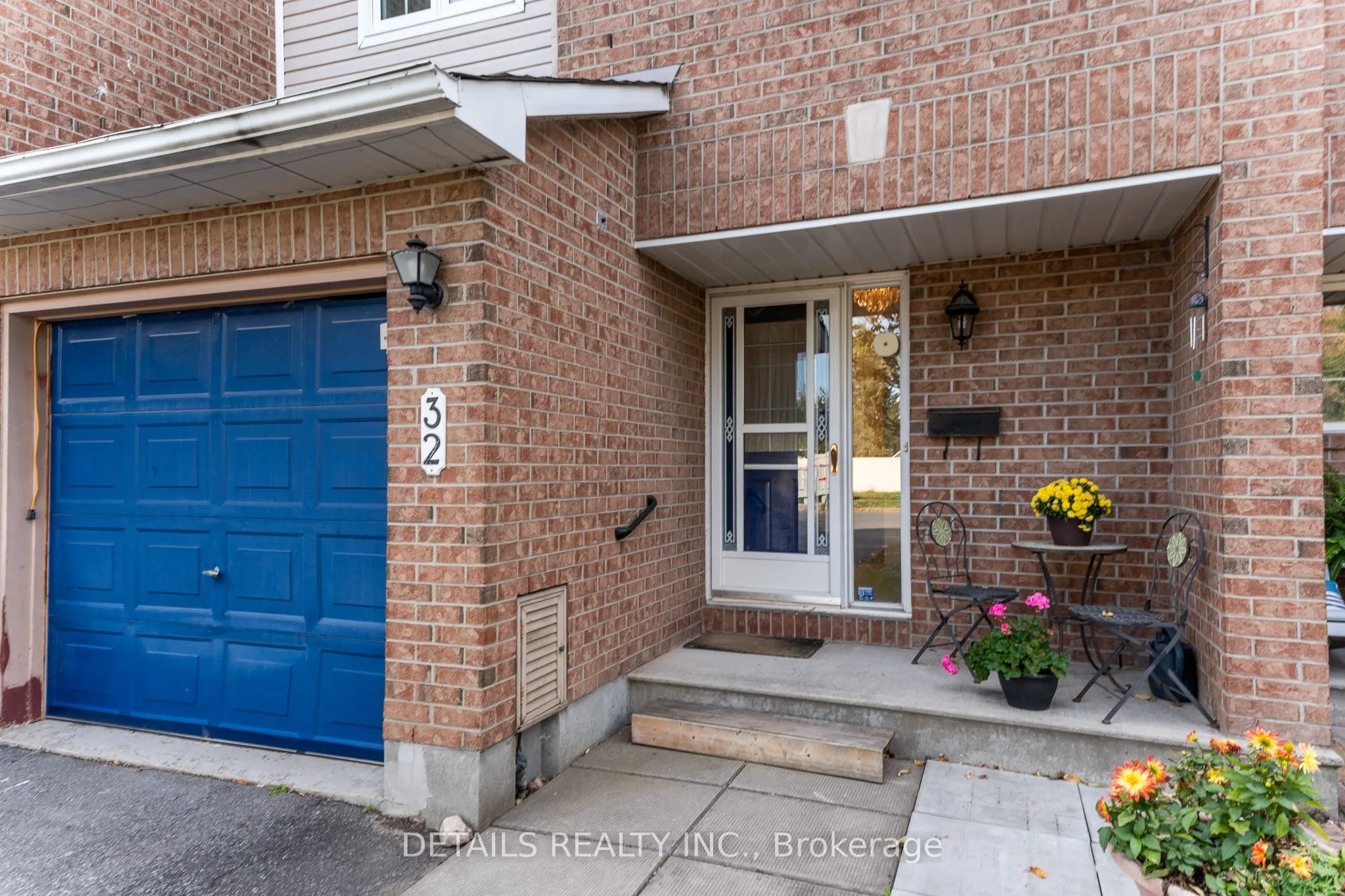 32 Crownridge Drive