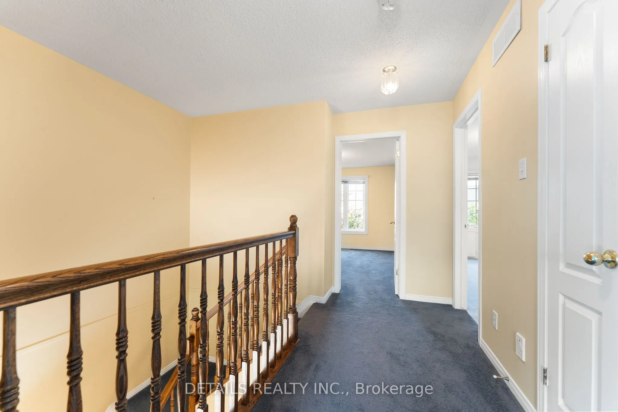 32 Crownridge Drive