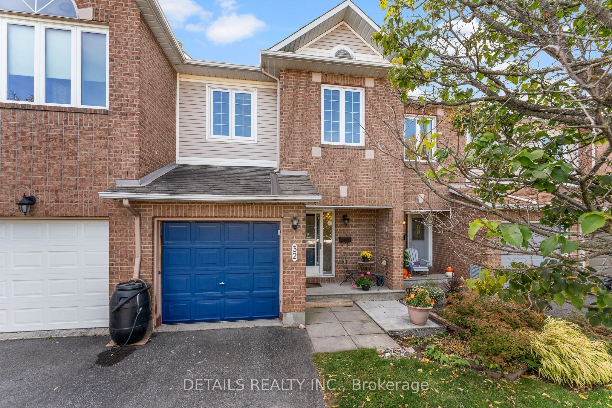 32 Crownridge Drive