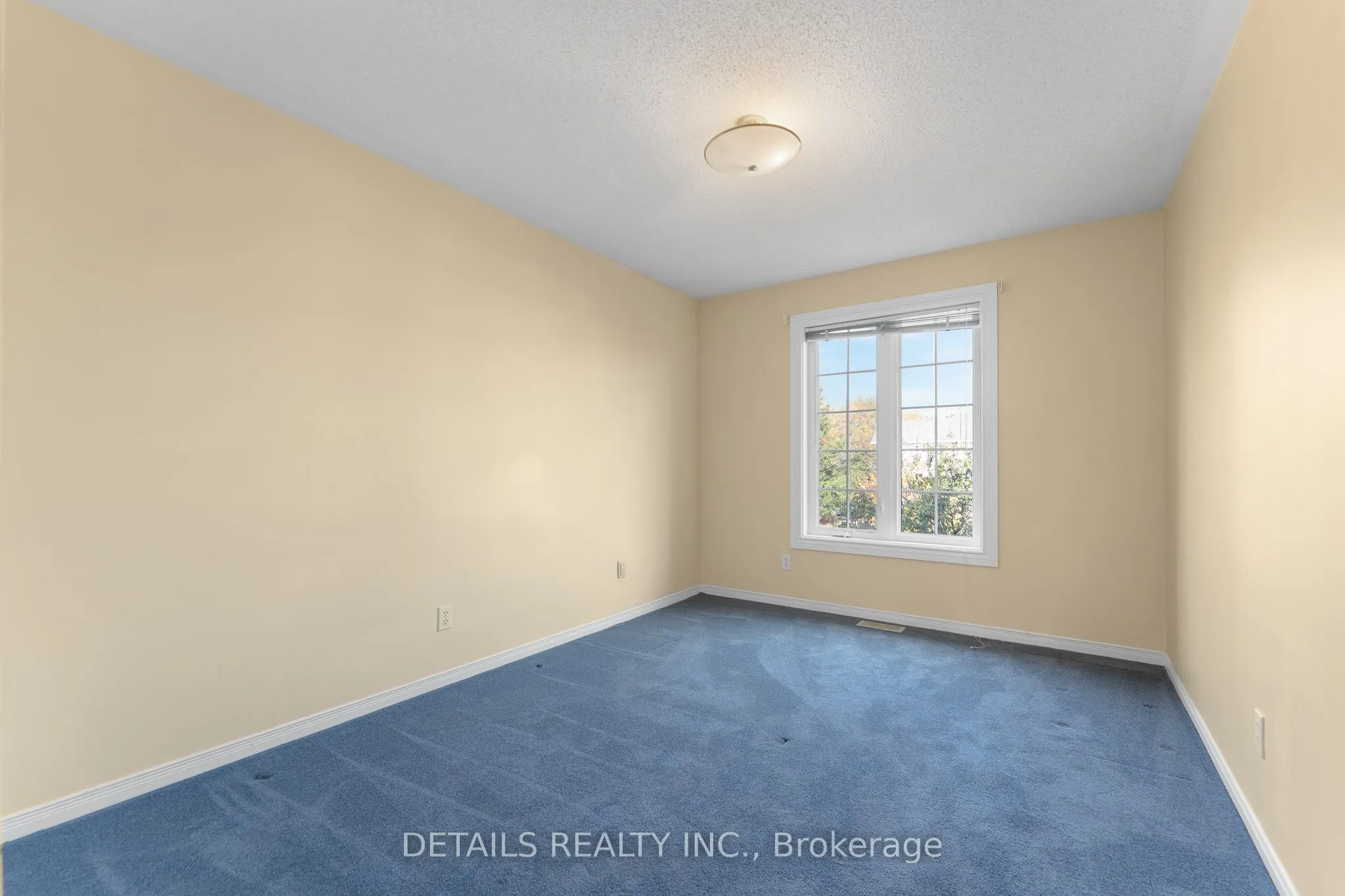 32 Crownridge Drive