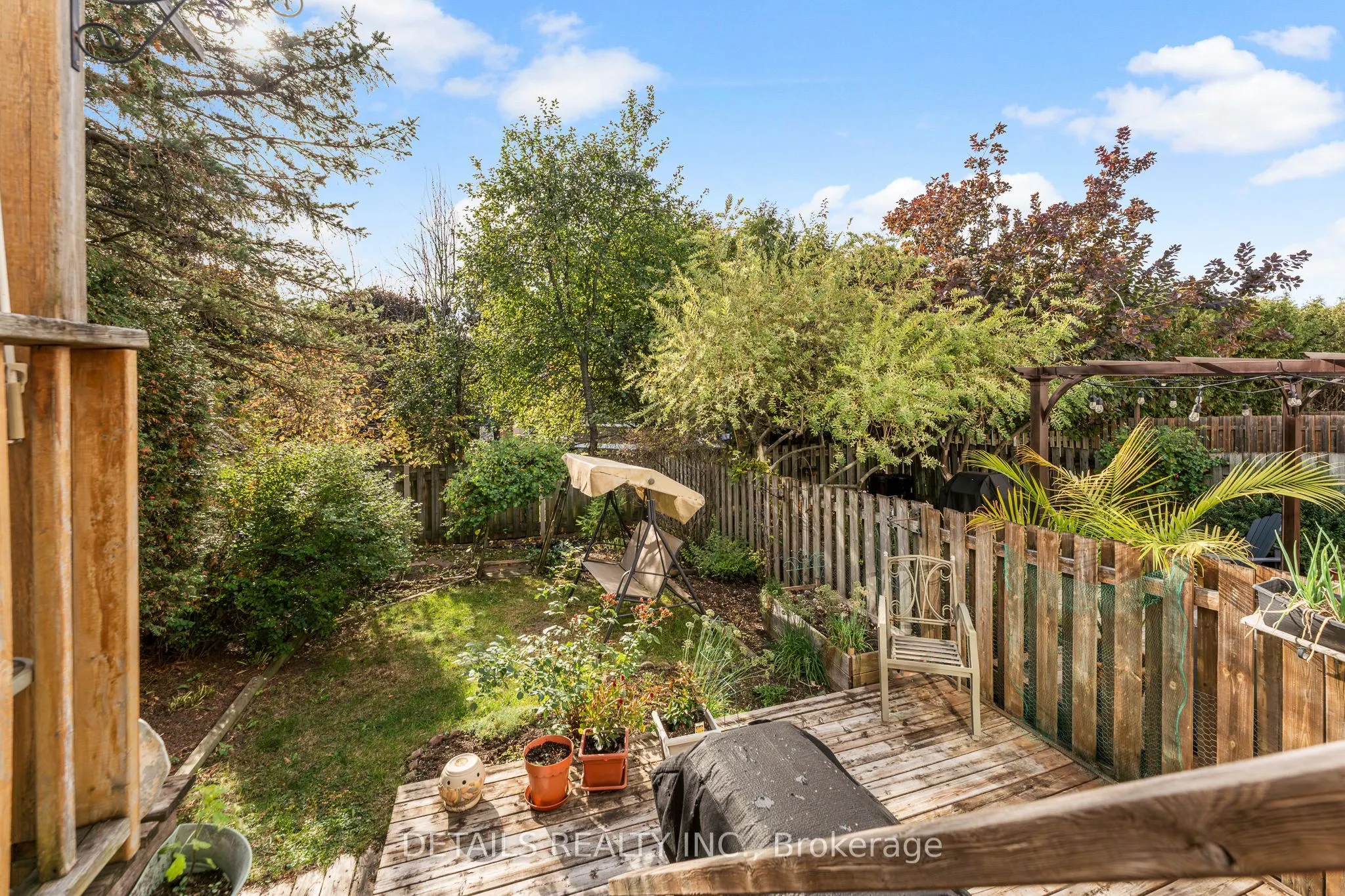 32 Crownridge Drive