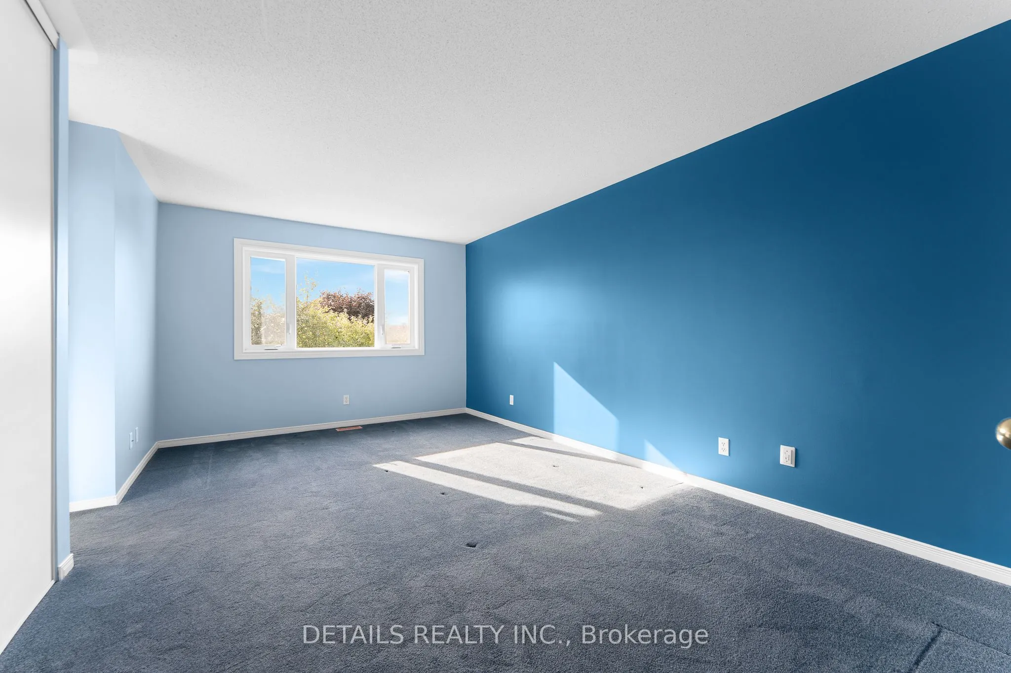 32 Crownridge Drive