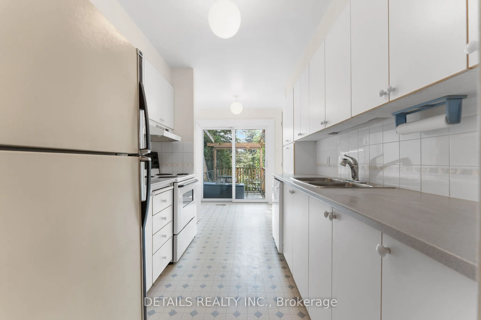 32 Crownridge Drive